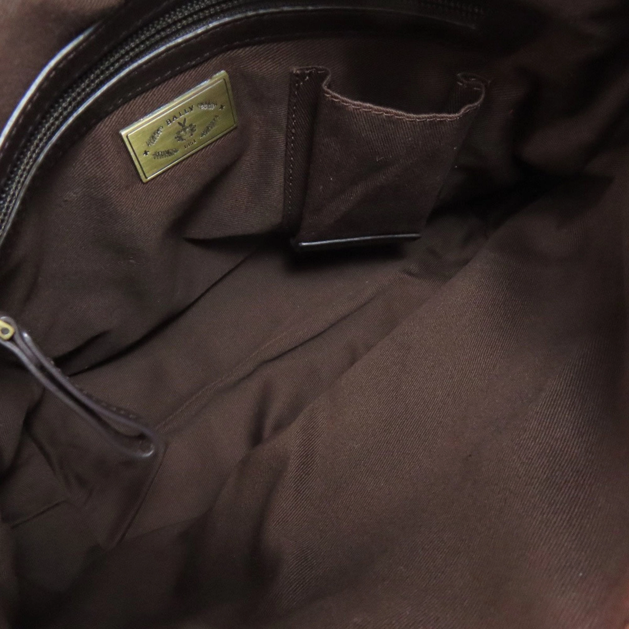 Bally Leather Shoulder Bag (Pre-Owned)