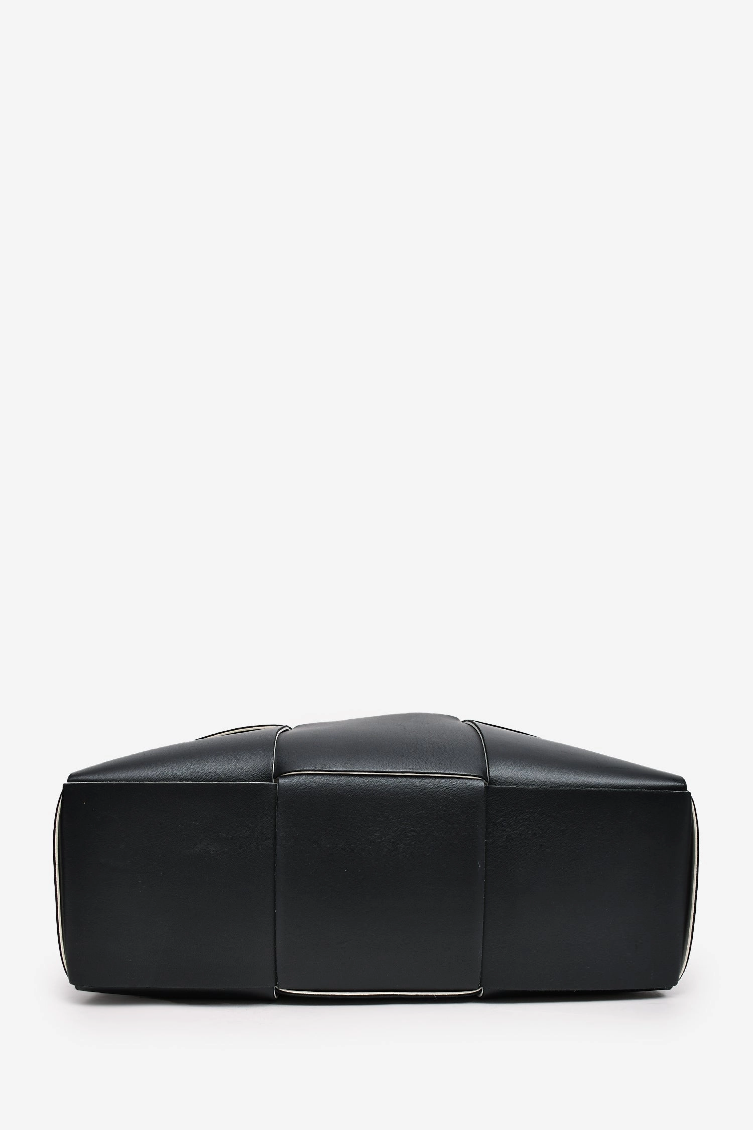 Bottega Veneta 2021 Black Intrecciato Leather Medium Arco Tote with Pouch