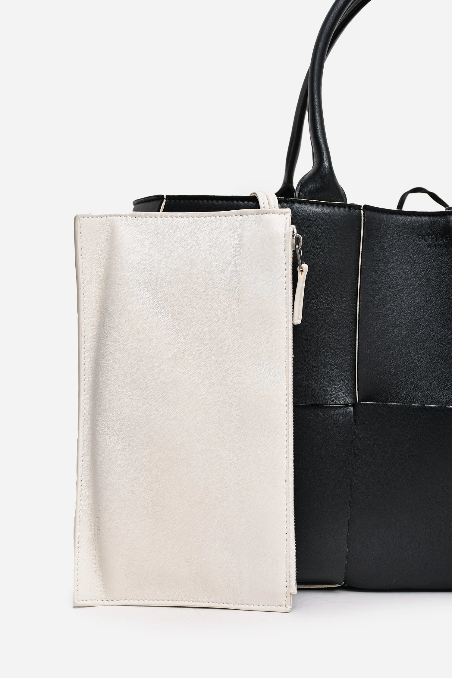 Bottega Veneta 2021 Black Intrecciato Leather Medium Arco Tote with Pouch
