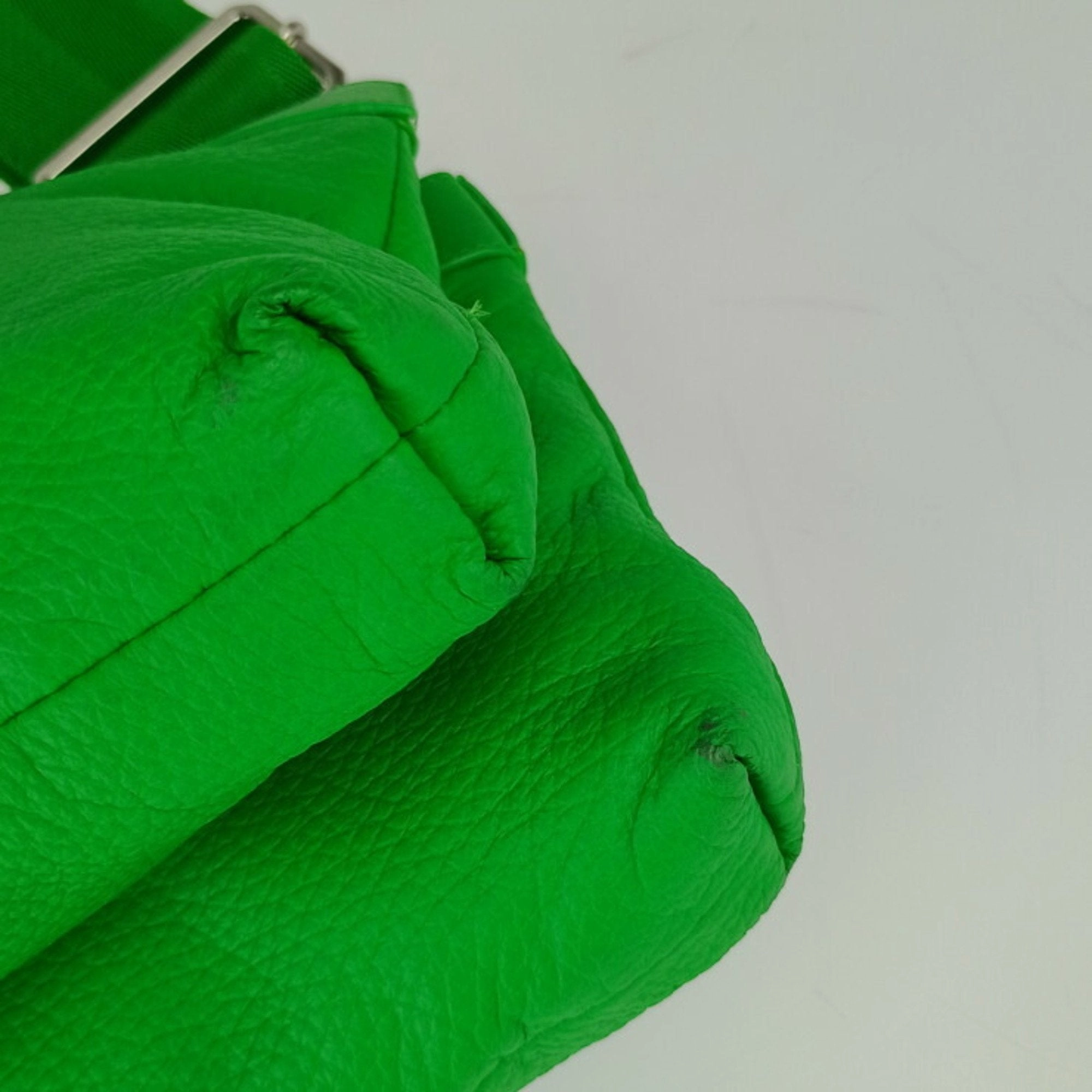Bottega Veneta Leather Shoulder Bag (Pre-Owned)
