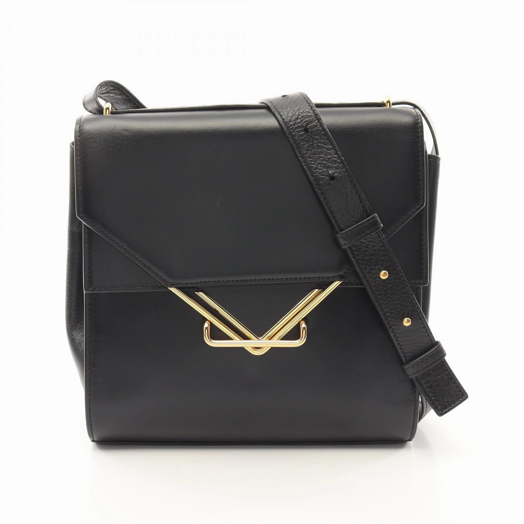 Bottega Veneta Leather The Clip Shoulder Bag
