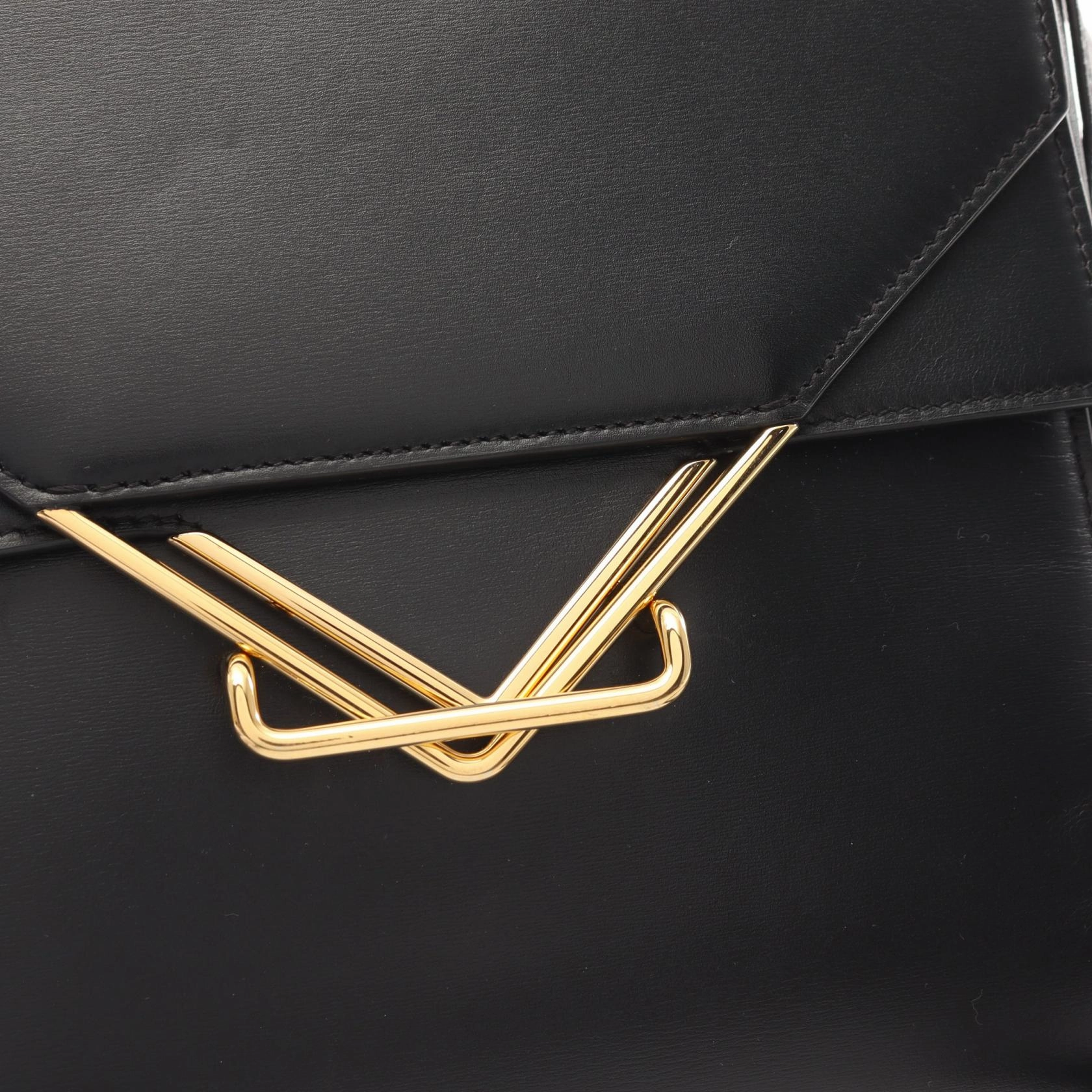 Bottega Veneta Leather The Clip Shoulder Bag