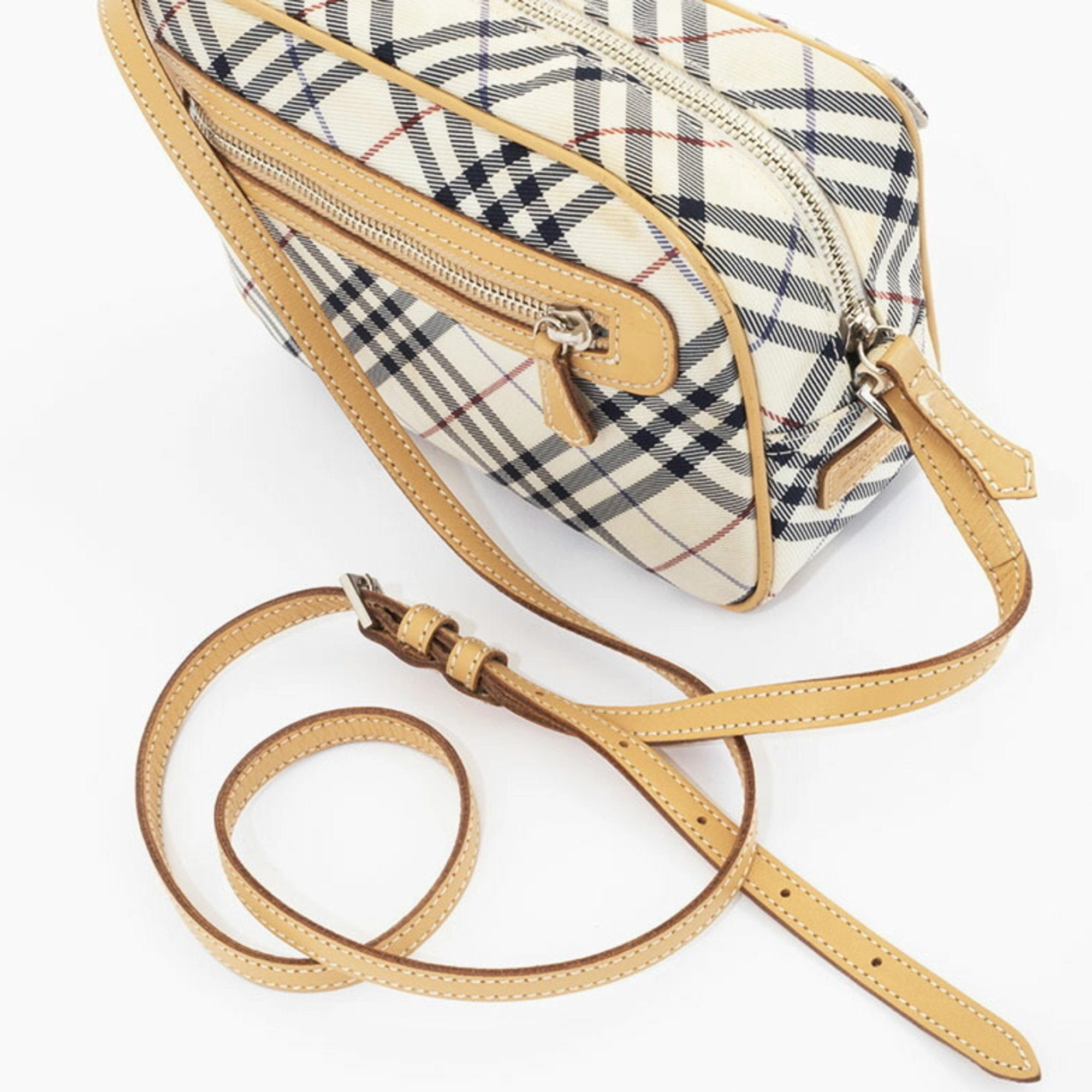 Burberry blue Label Canvas Leather Shoulder Bag (Pre-Owned)