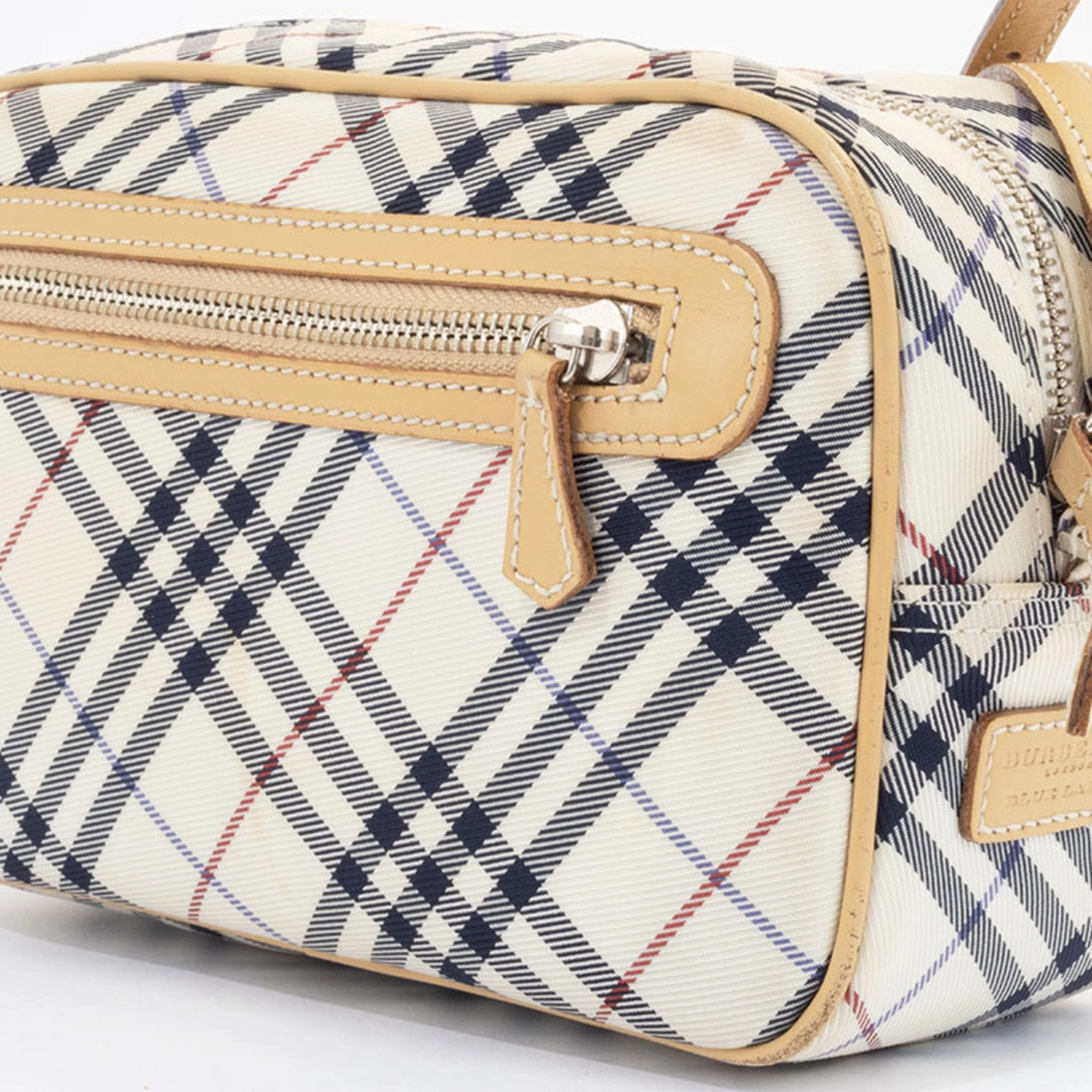 Burberry blue Label Canvas Leather Shoulder Bag (Pre-Owned)