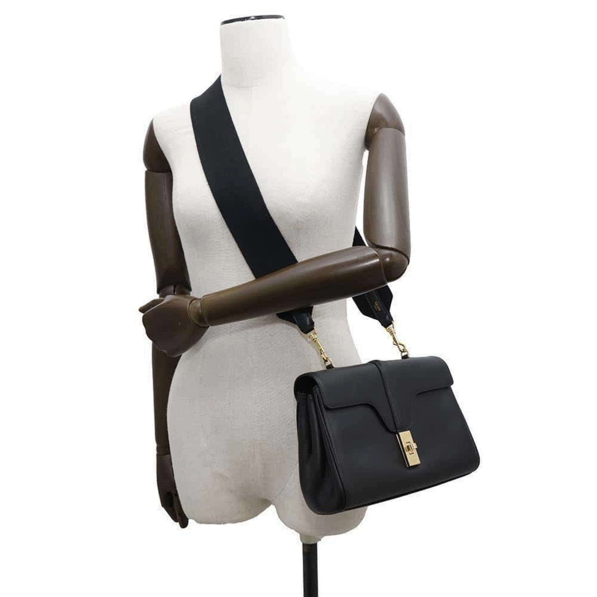Celine Leather Shoulder Bag (Pre-Owned)
