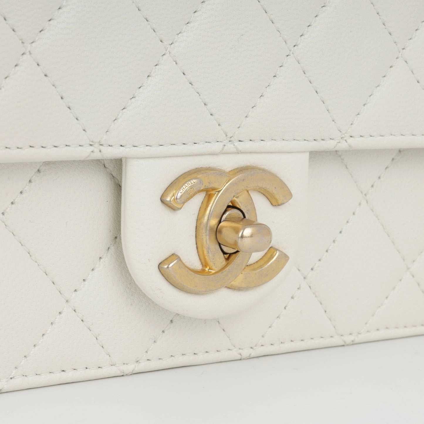 Chanel - Vertical Pearl Flap Bag - White Calfskin AGHW - Pre-Loved - 2019