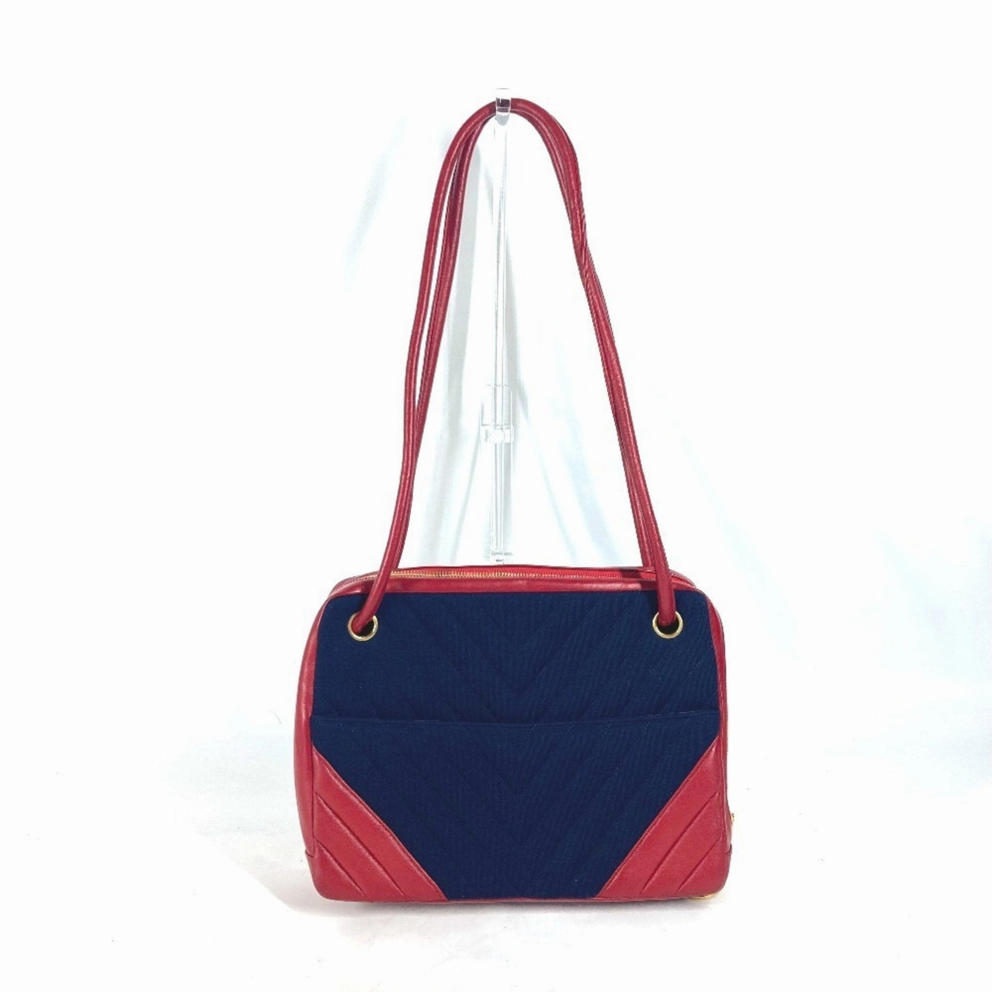 Chanel blue Color blue Leather Shoulder Bag (Pre-Owned)