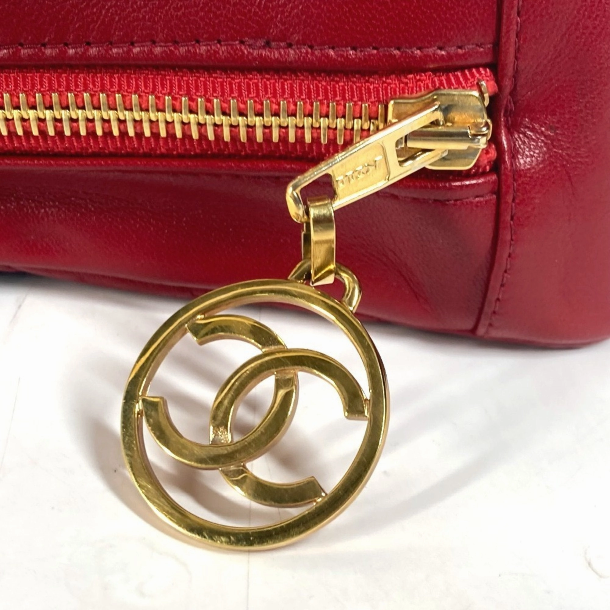 Chanel blue Color blue Leather Shoulder Bag (Pre-Owned)