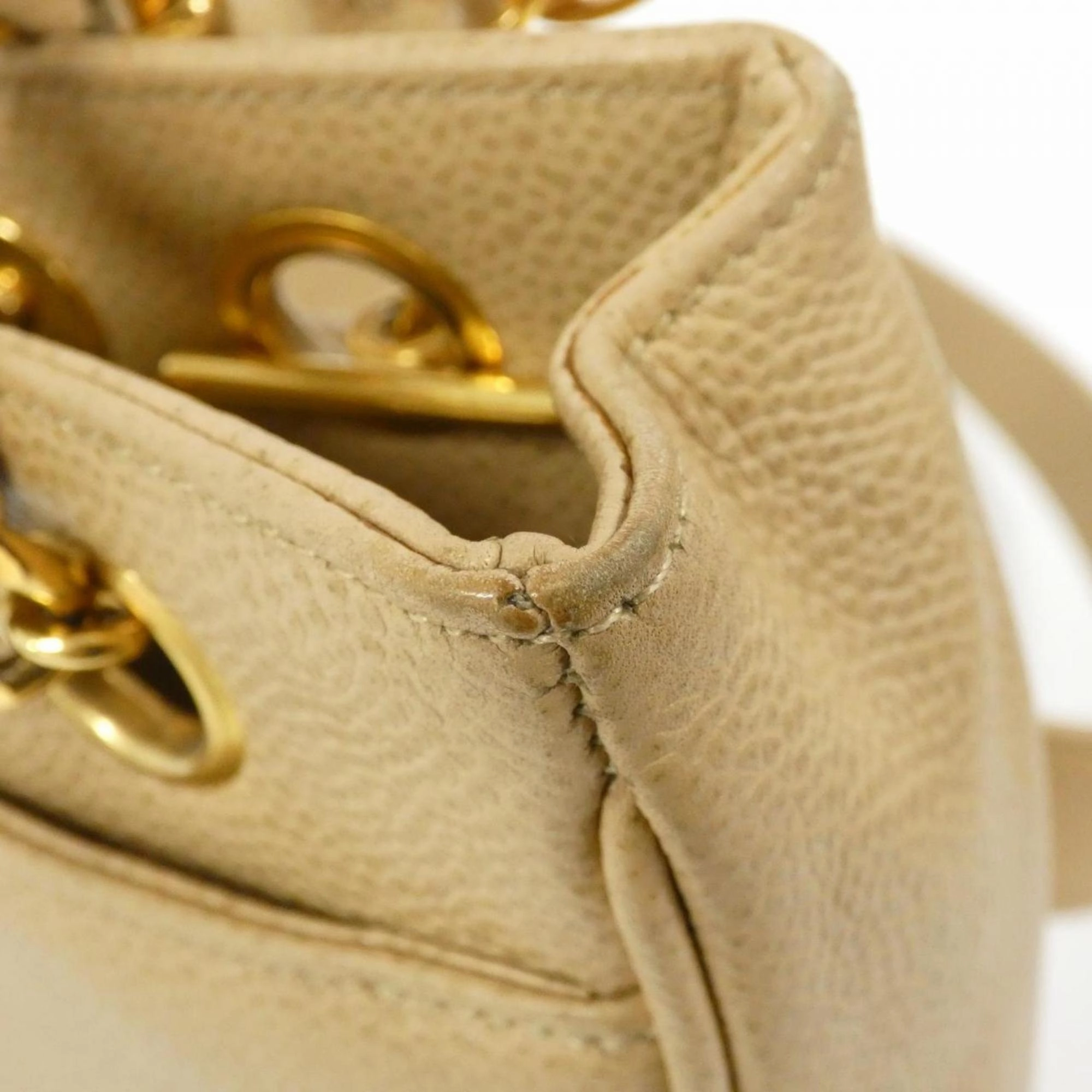 Chanel Caviar Leather Shoulder Bag (Pre-Owned)