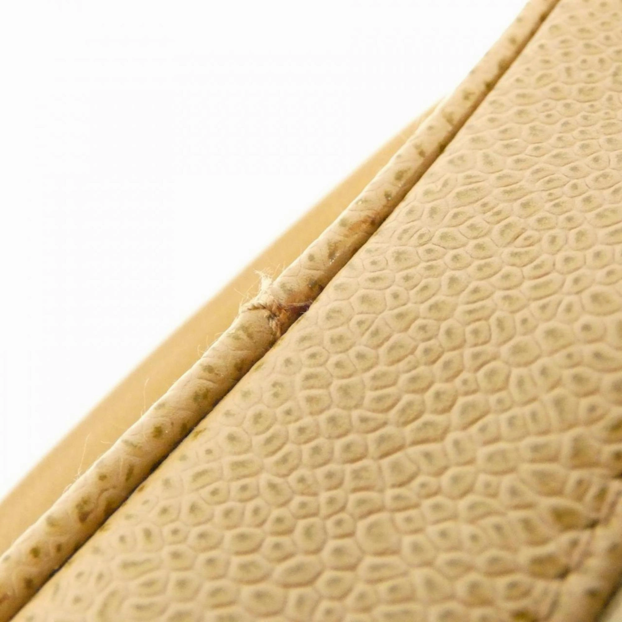Chanel Caviar Leather Shoulder Bag (Pre-Owned)