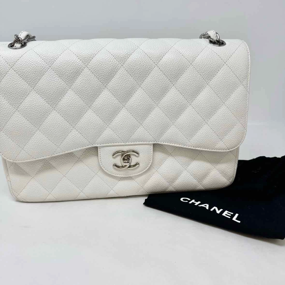 Chanel Classic Jumbo Double Flap Shoulder Bag