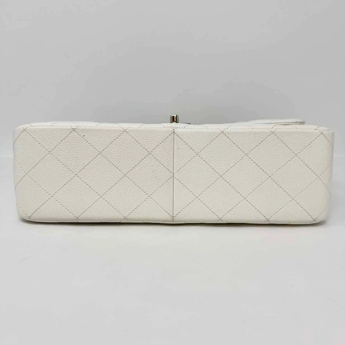 Chanel Classic Jumbo Double Flap Shoulder Bag