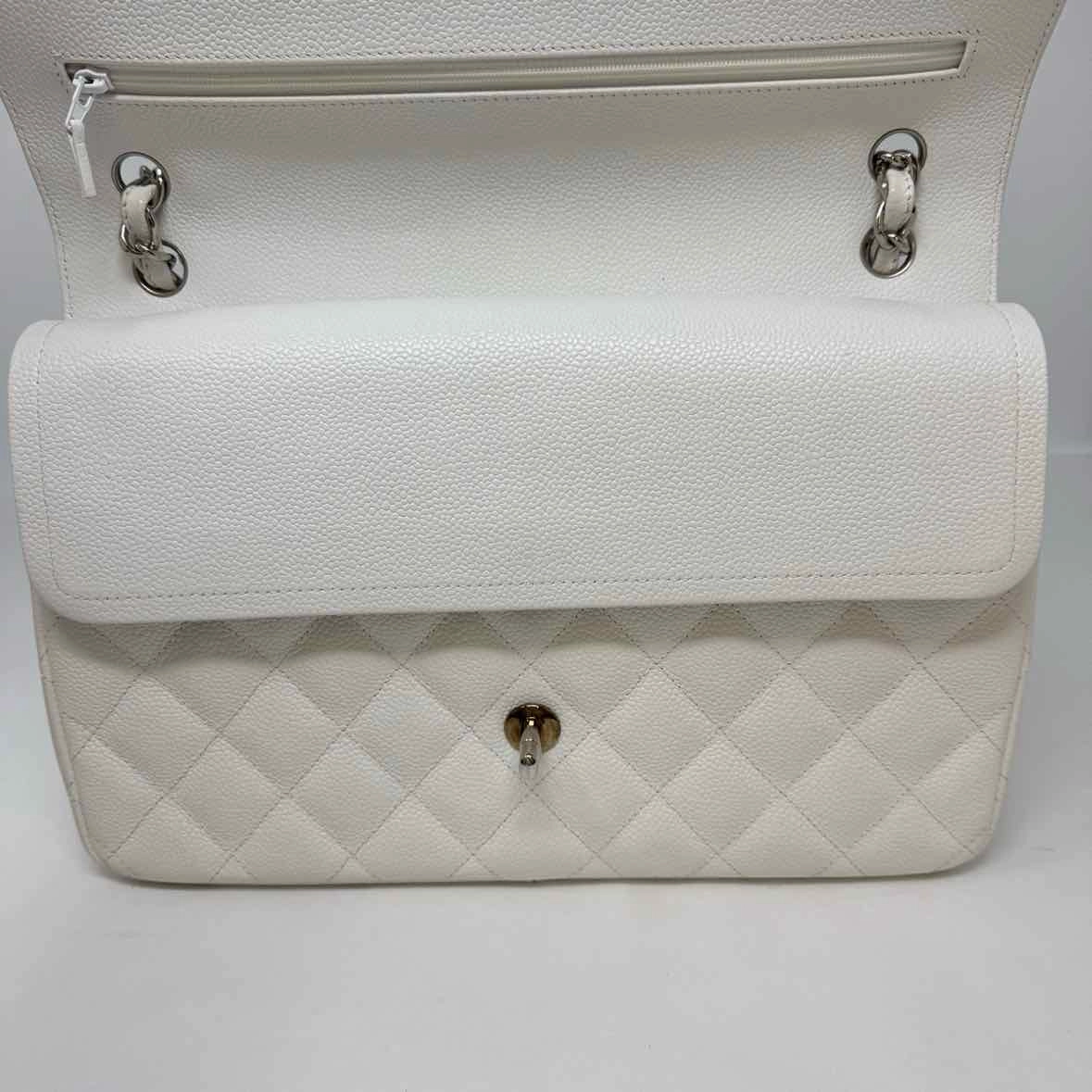 Chanel Classic Jumbo Double Flap Shoulder Bag