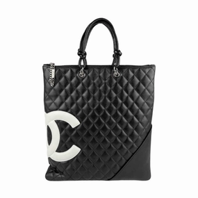 Chanel  Leather Handbag (Pre-Owned)
