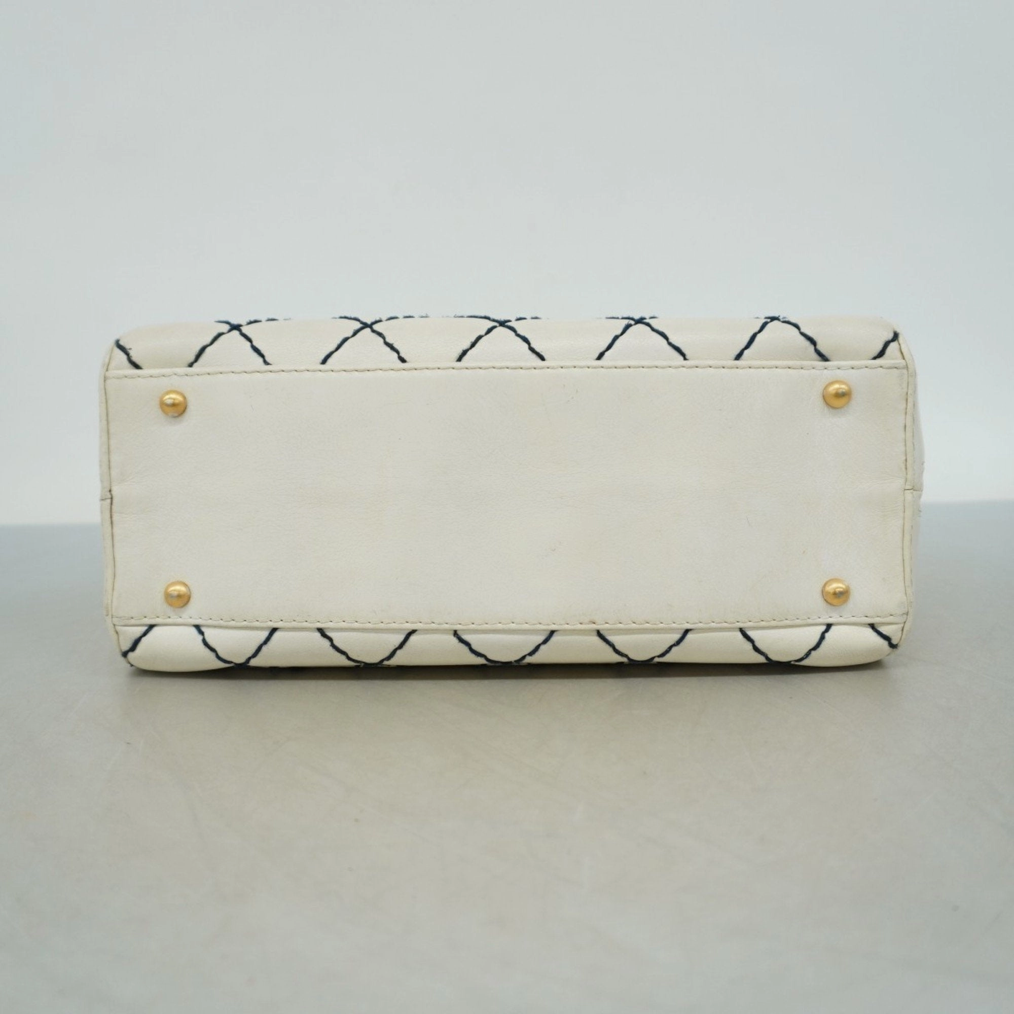 Chanel Leather Handbag (Pre-Owned)