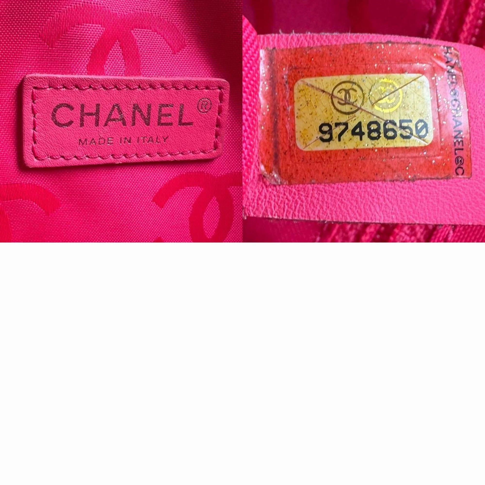 Chanel  Leather Handbag (Pre-Owned)