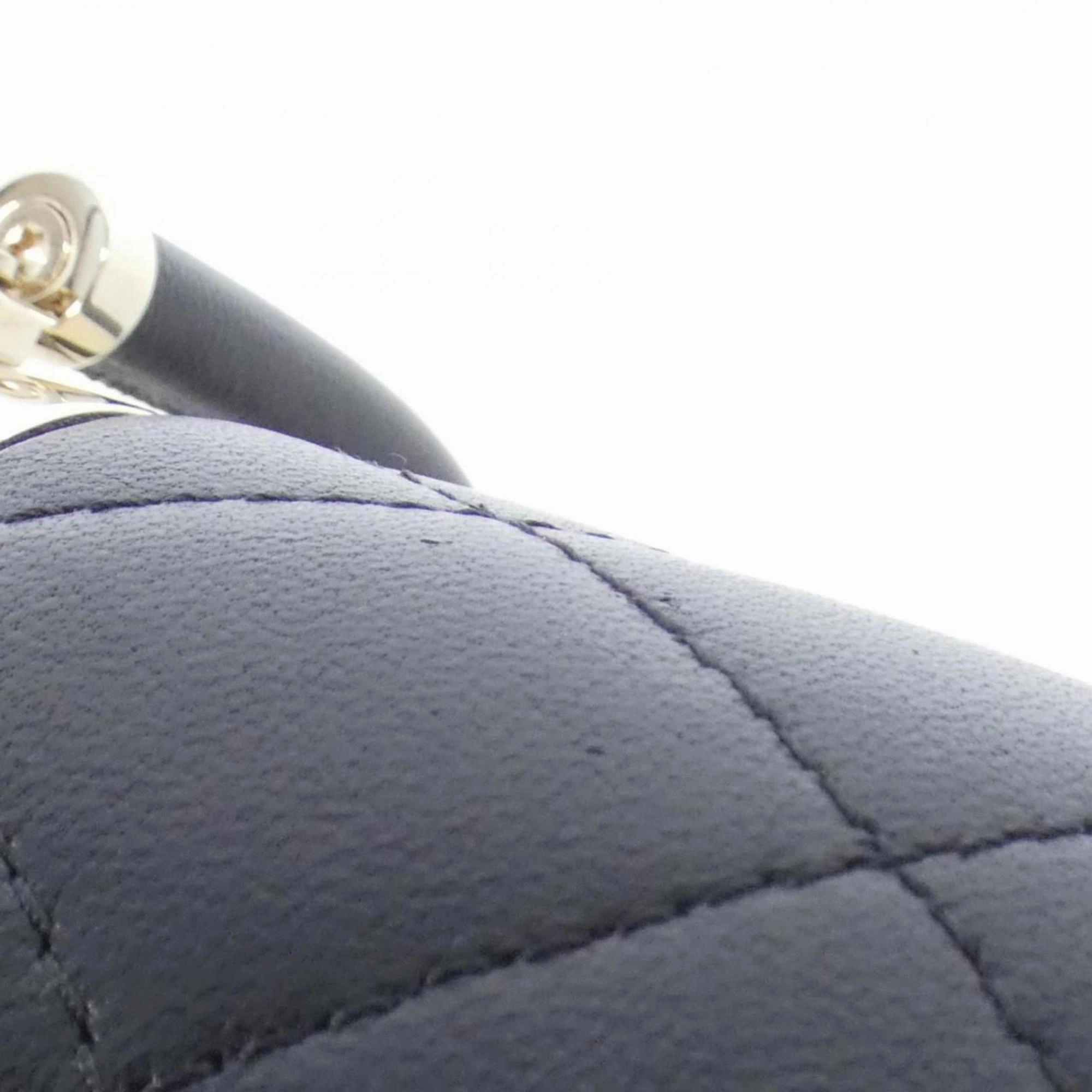 Chanel Leather Handbag (Pre-Owned)