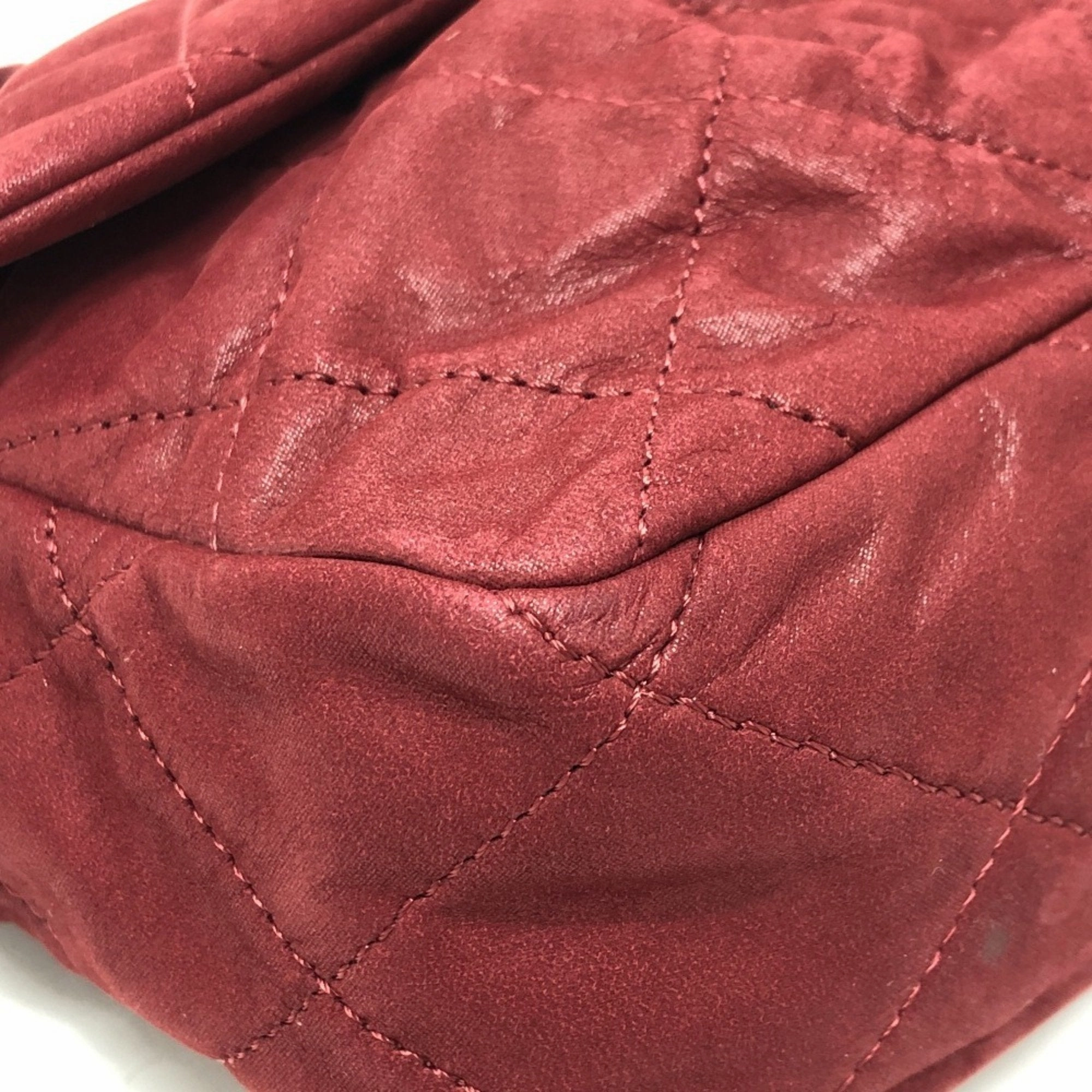 Chanel Leather Shoulder Bag (Pre-Owned)
