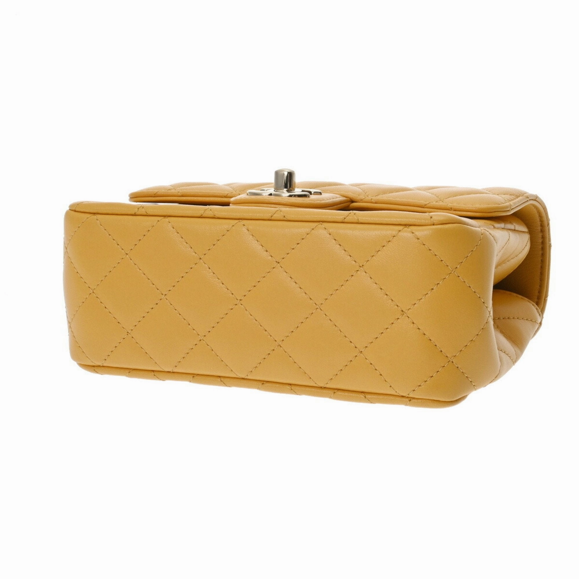 Chanel Leather Shoulder Bag (Pre-Owned)