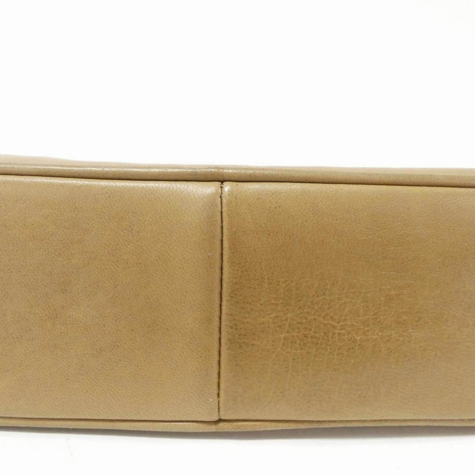 Chanel Leather Shoulder Bag (Pre-Owned)