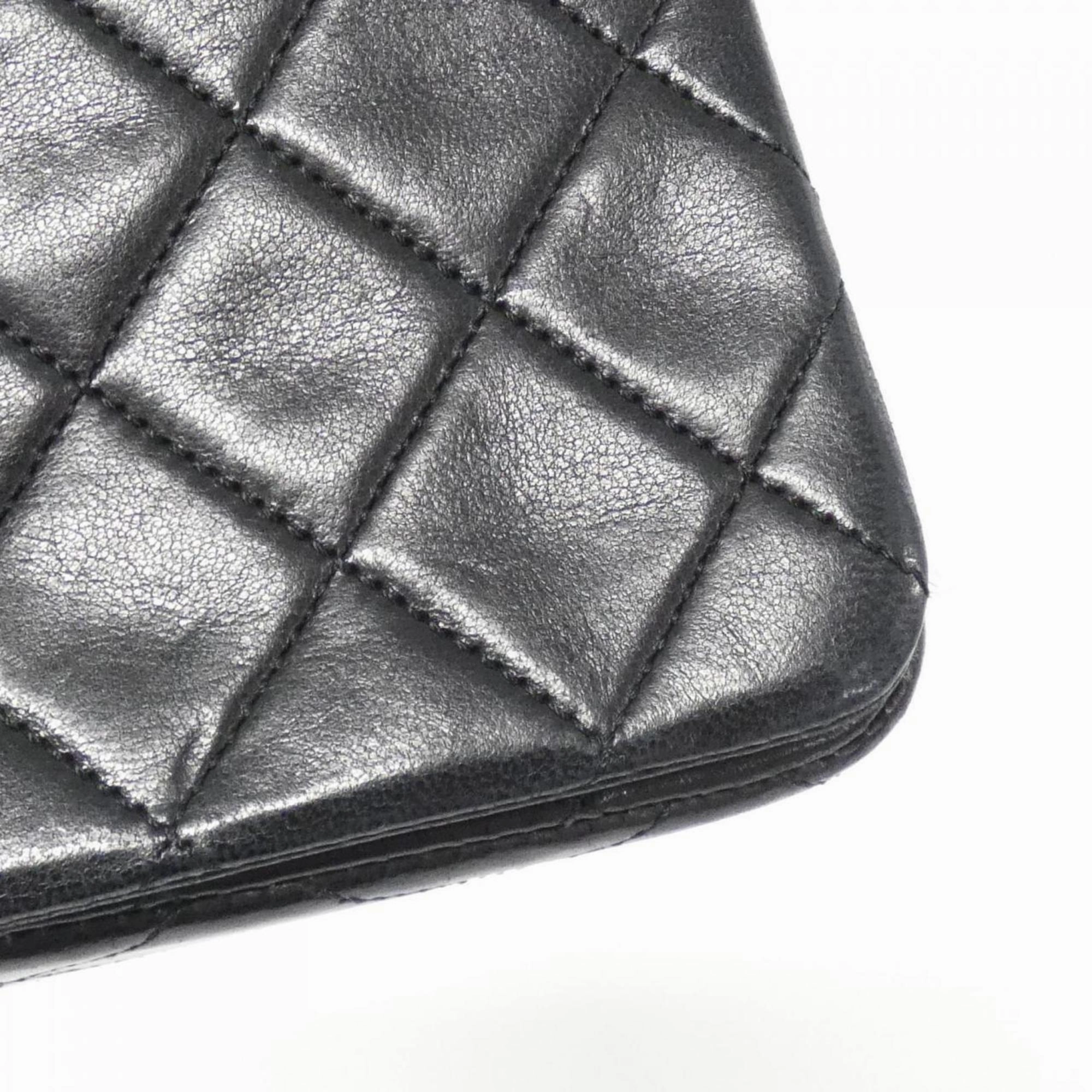Chanel Leather Shoulder Bag (Pre-Owned)