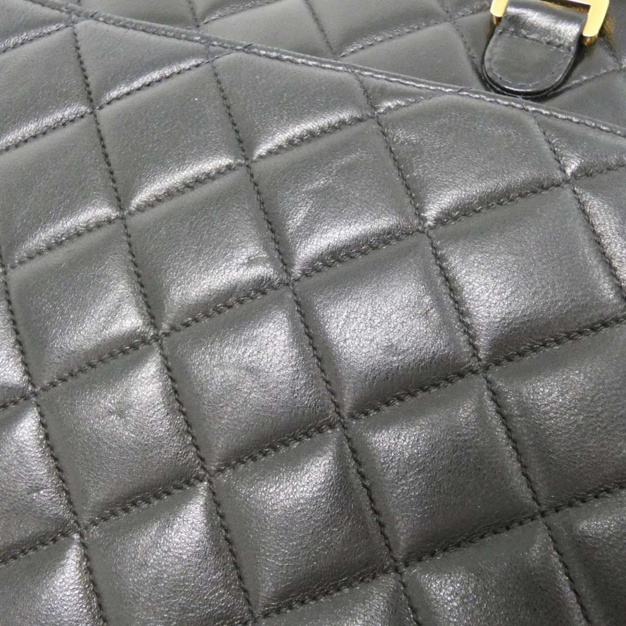 Chanel Leather Shoulder Bag (Pre-Owned)