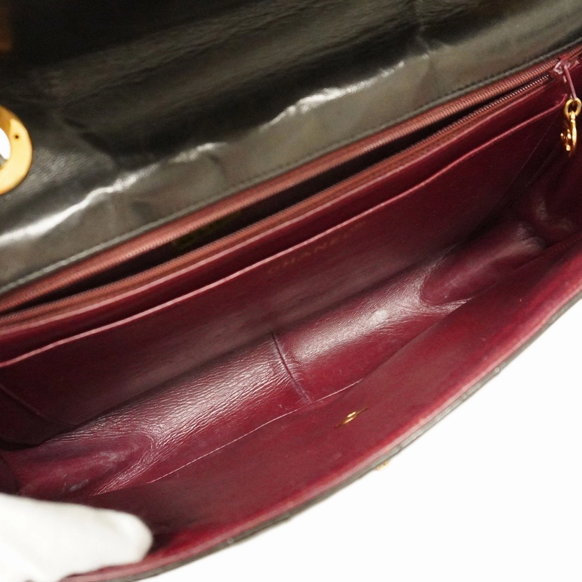 Chanel Leather Shoulder Bag (Pre-Owned)
