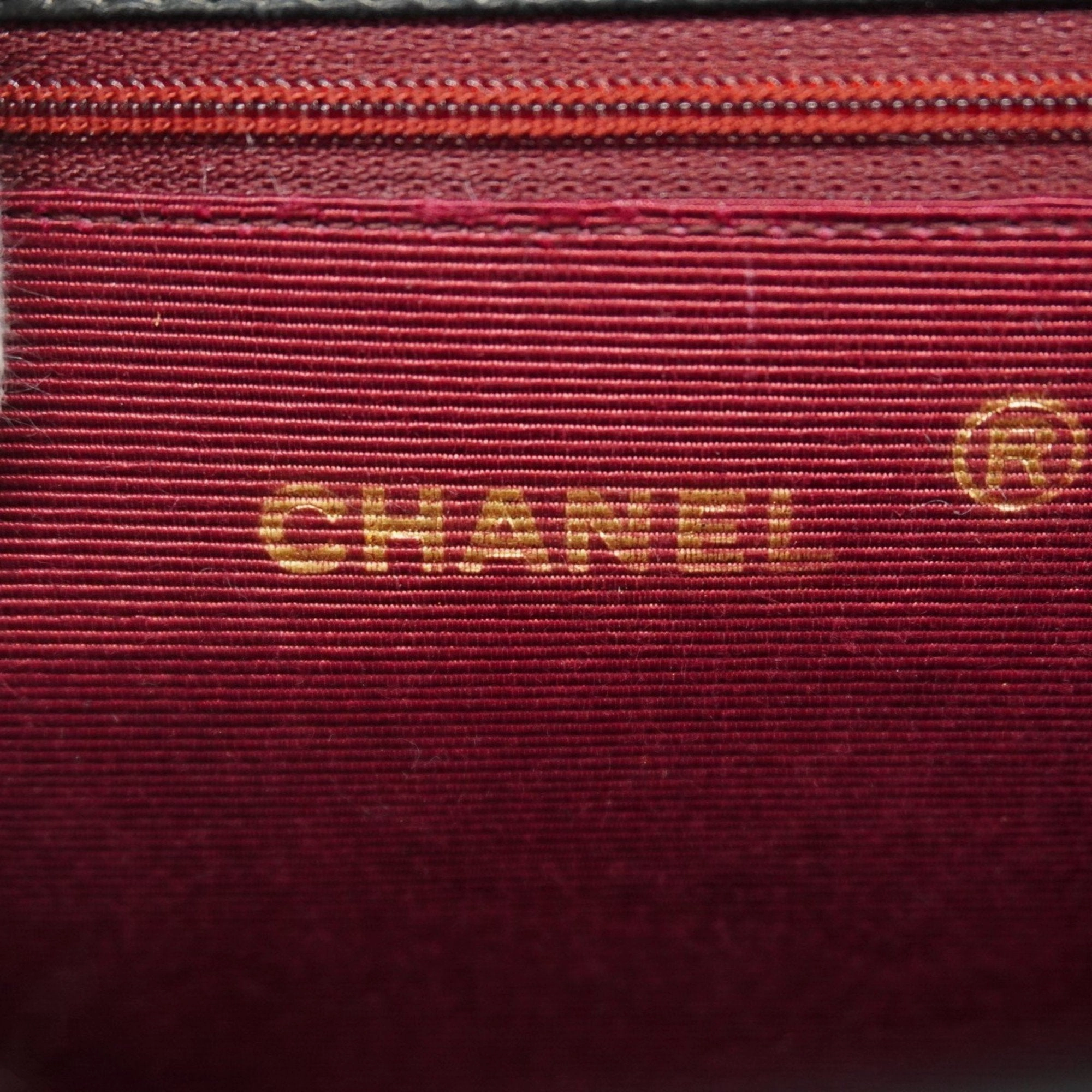 Chanel Leather Shoulder Bag (Pre-Owned)