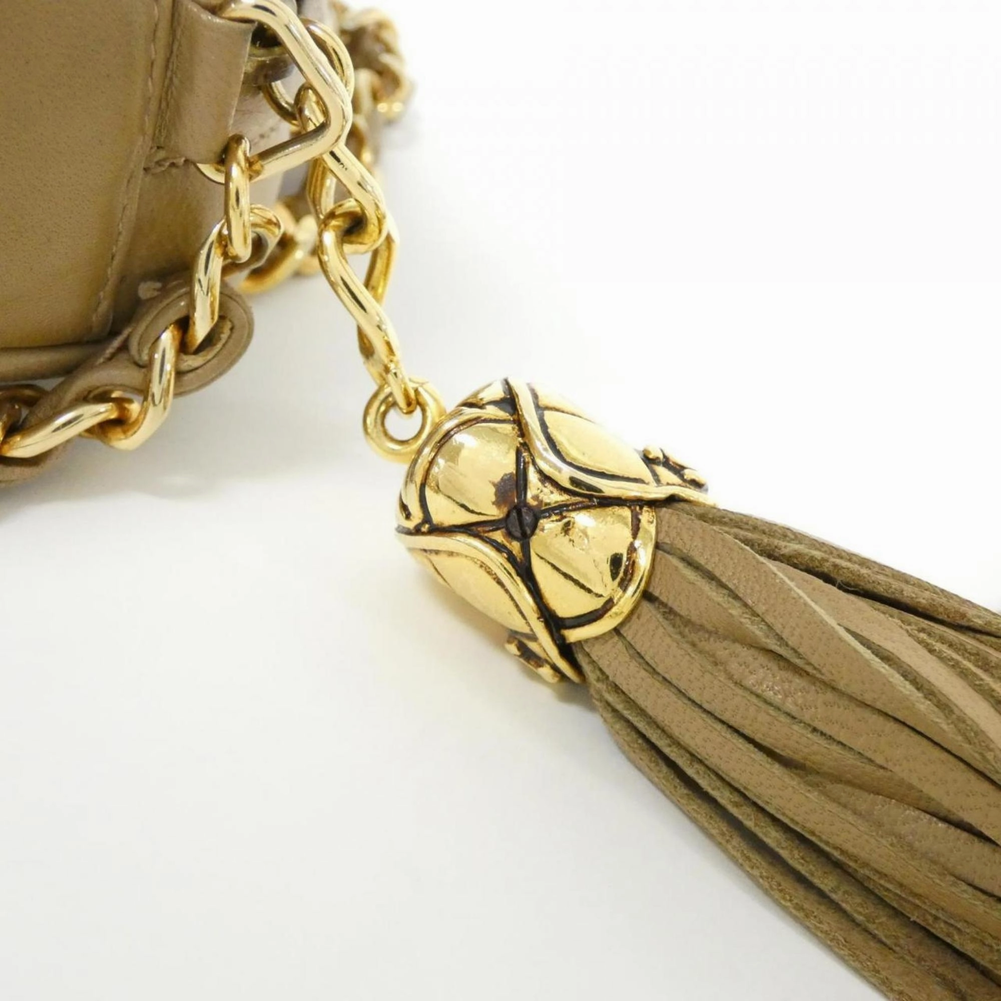 Chanel Leather Shoulder Bag (Pre-Owned)