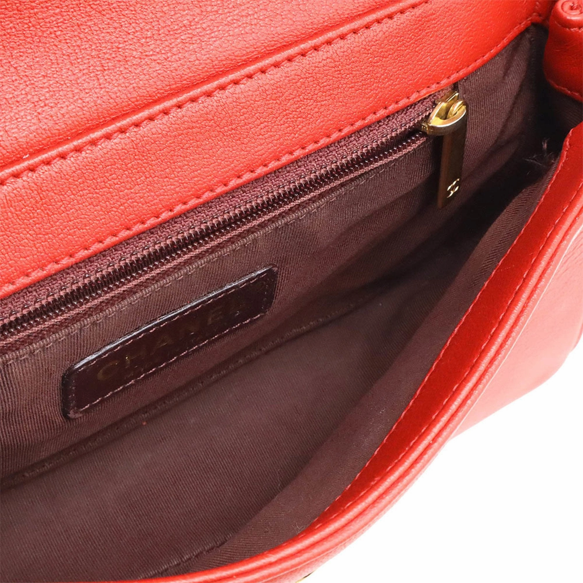 Chanel Matelasse Leather Pochette Shoulder Bag (Pre-Owned)