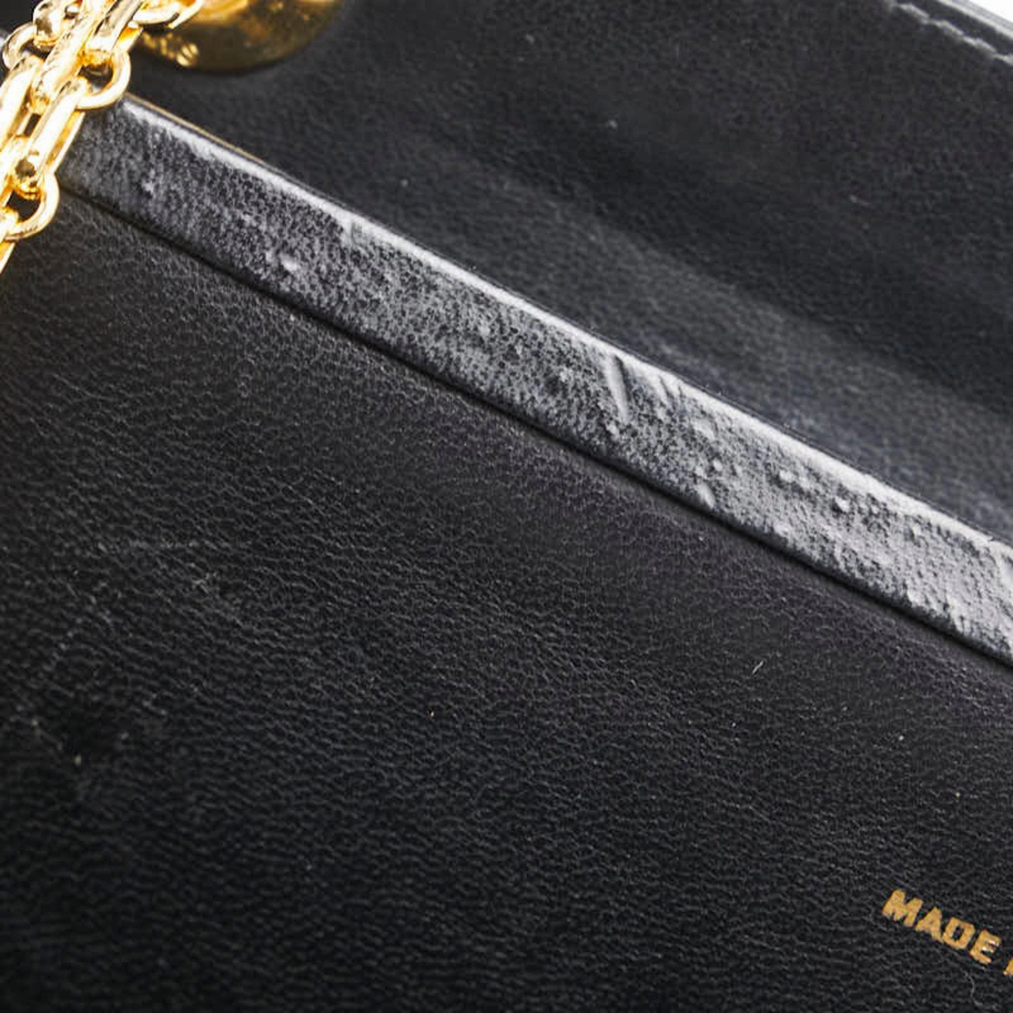 Chanel Matelasse Leather Shoulder Bag (Pre-Owned)