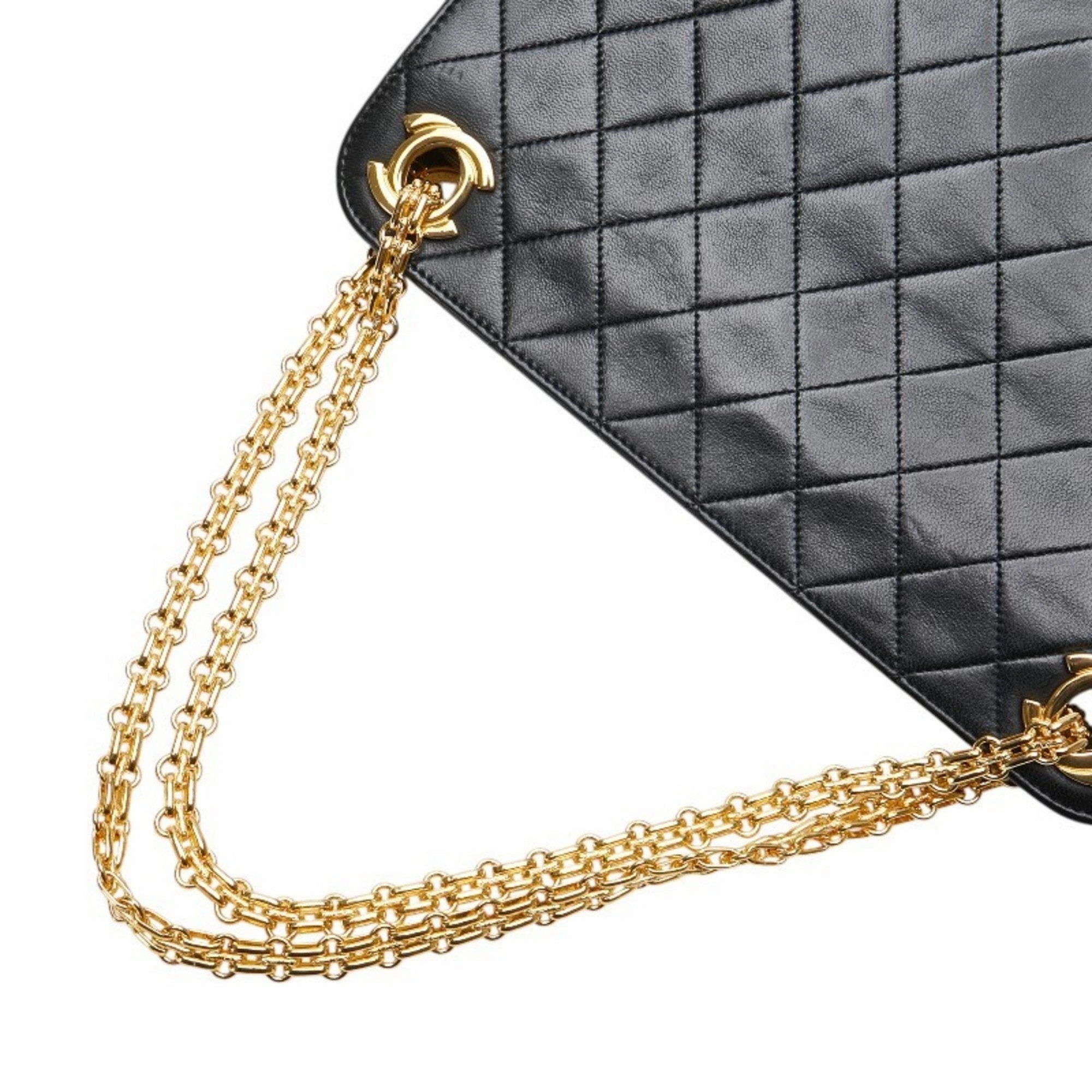 Chanel Matelasse Leather Shoulder Bag (Pre-Owned)