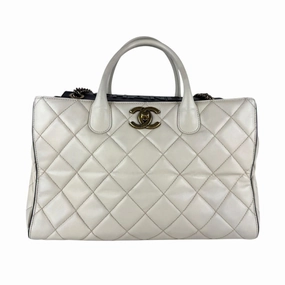 Chanel Off- Leather Handbag Shoulder Bag (Pre-Owned)