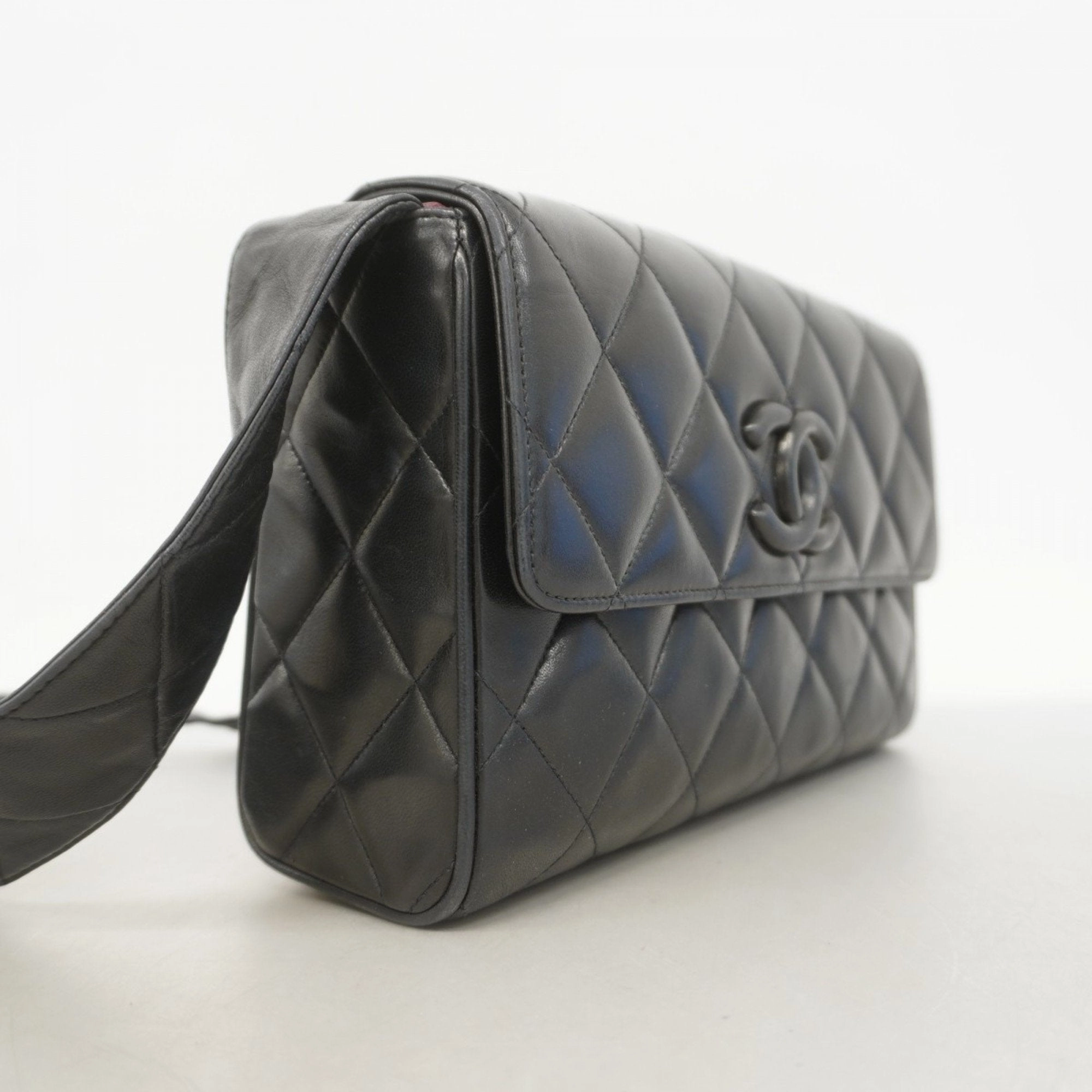 Chanel Shoulder Bag (Pre-Owned)