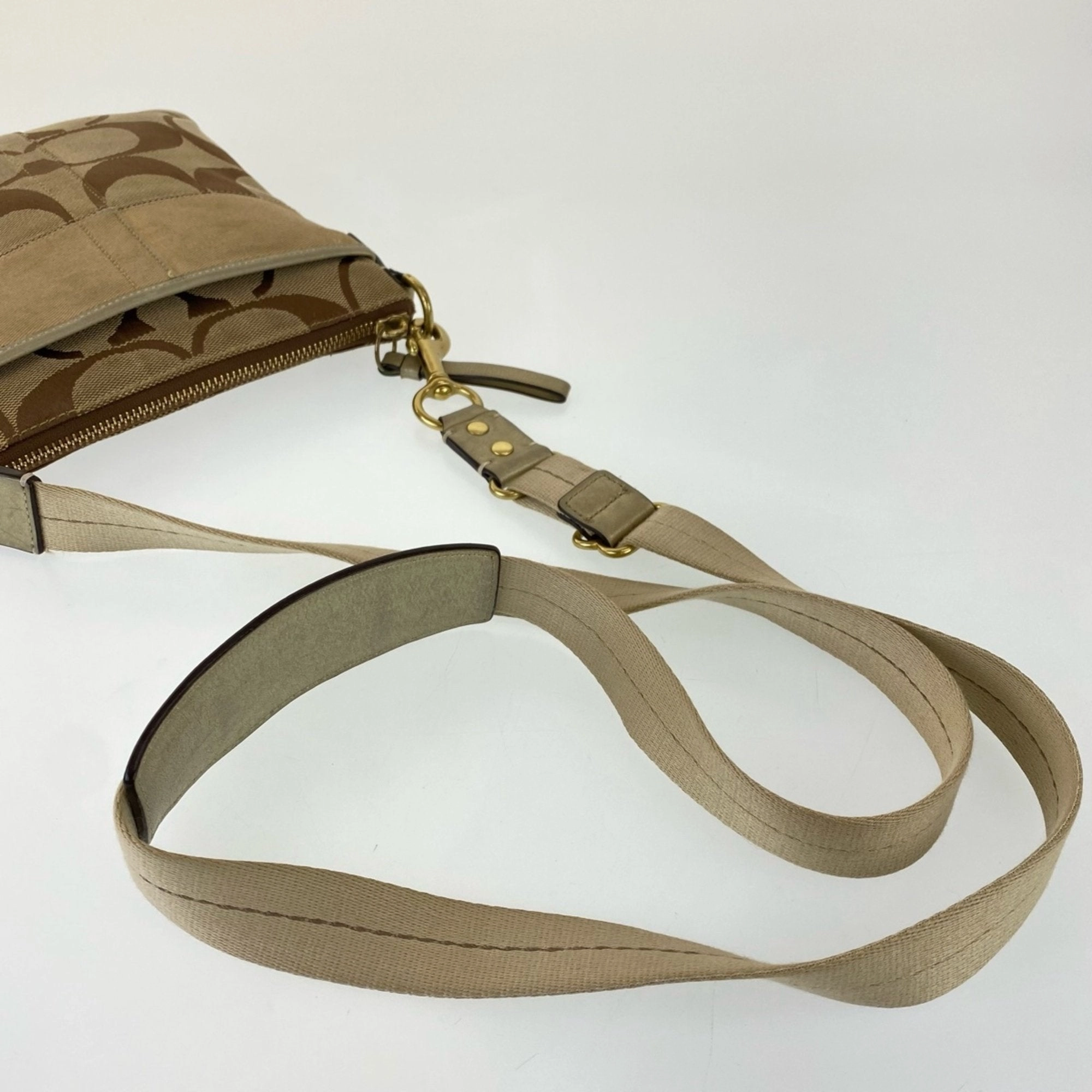 Coach Canvas Pochette Shoulder Bag (Pre-Owned)