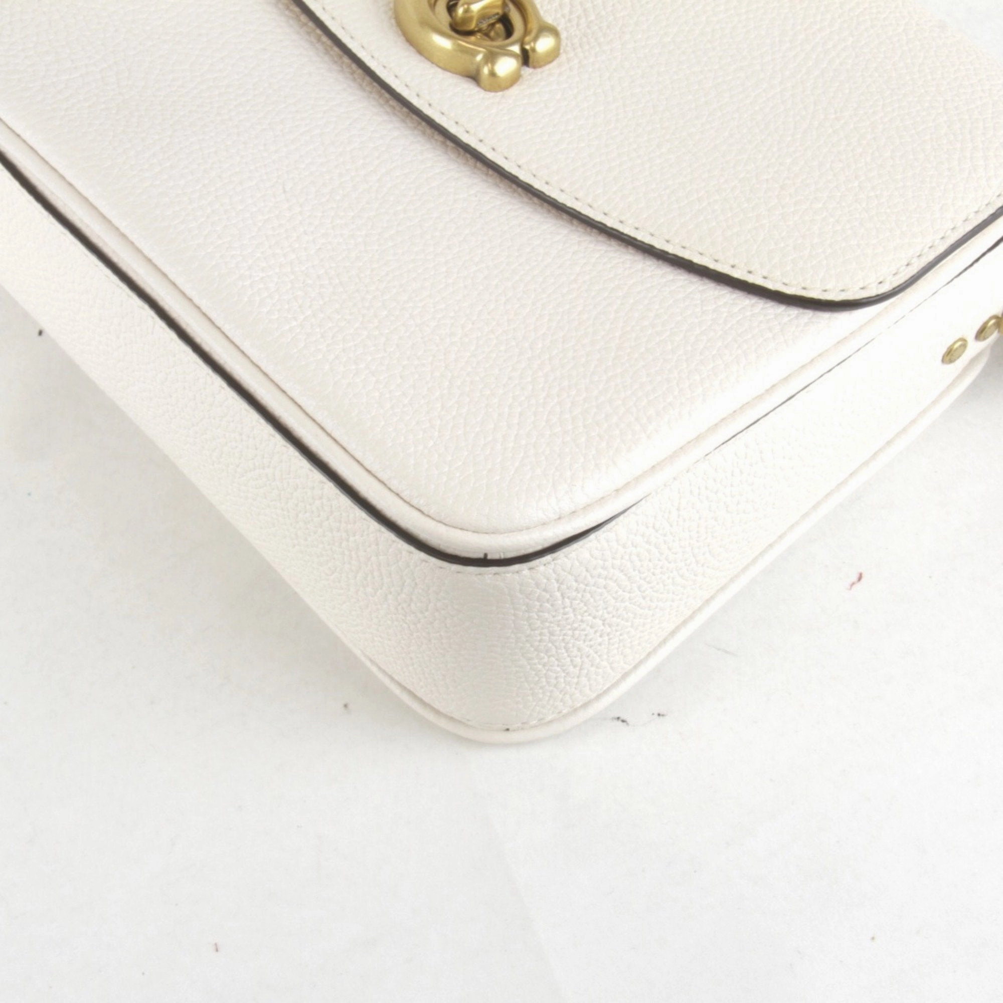 Coach Leather Shoulder Bag (Pre-Owned)