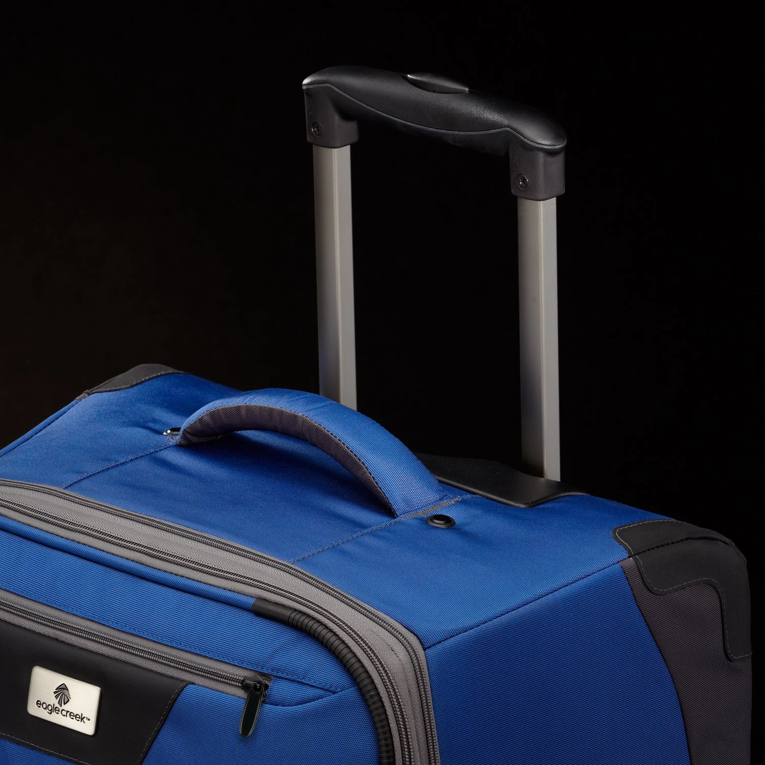Eagle Creek Travel Gateway 22" 2-Wheel Carry-On Luggage