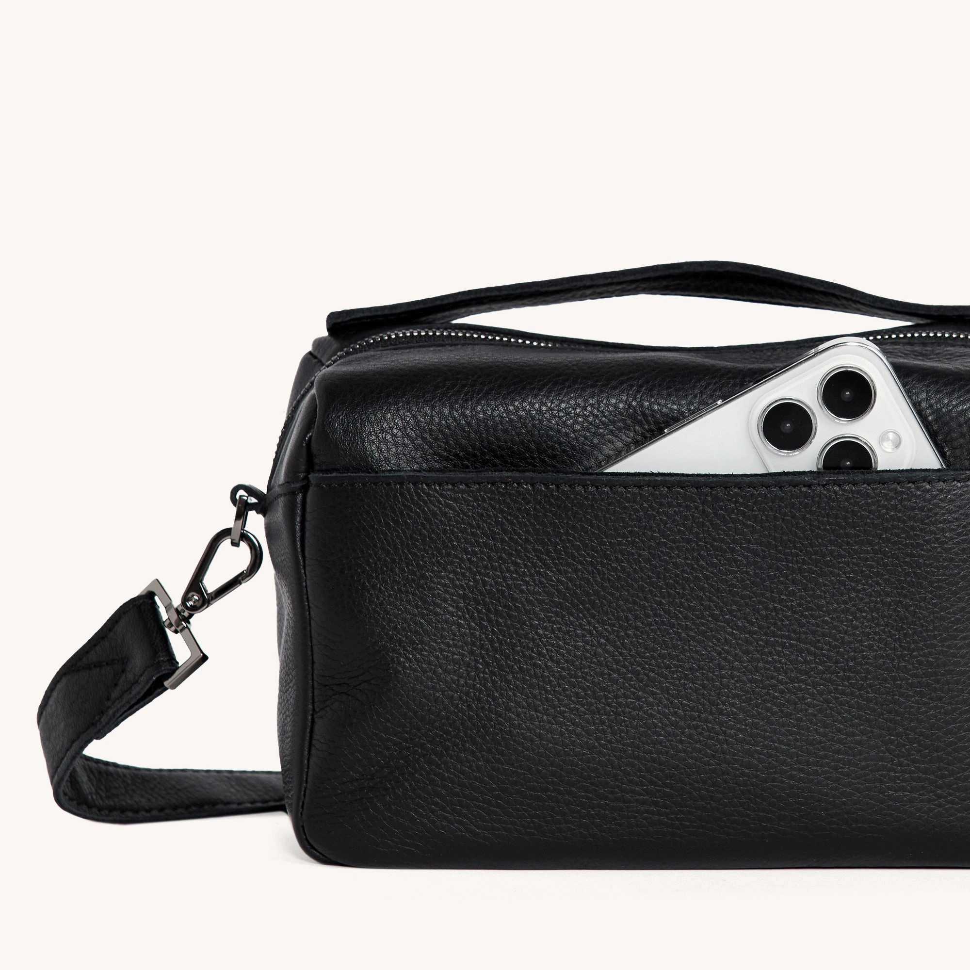Evan Crossbody | Black/Gunmetal | Sml