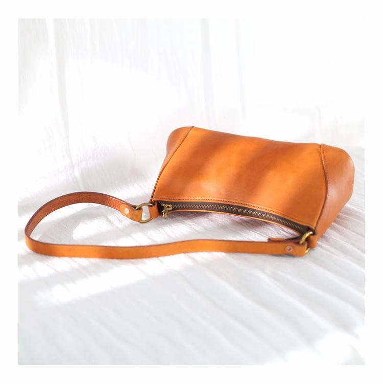 Fashion Brown Leather Women's Small Leather Under Shoulder Bag Trendy Crossbody Purse
