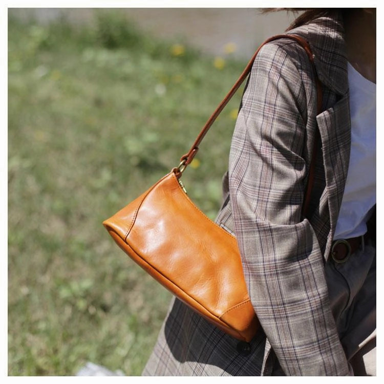 Fashion Brown Leather Women's Small Leather Under Shoulder Bag Trendy Crossbody Purse