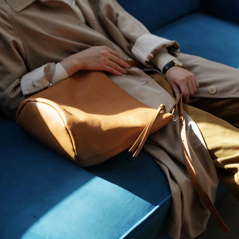 Fashion Womens Brown Leather Bucket Shoulder Bag Soft Leather Zipper White Tote Bucket Crossbody Bag Side Purse
