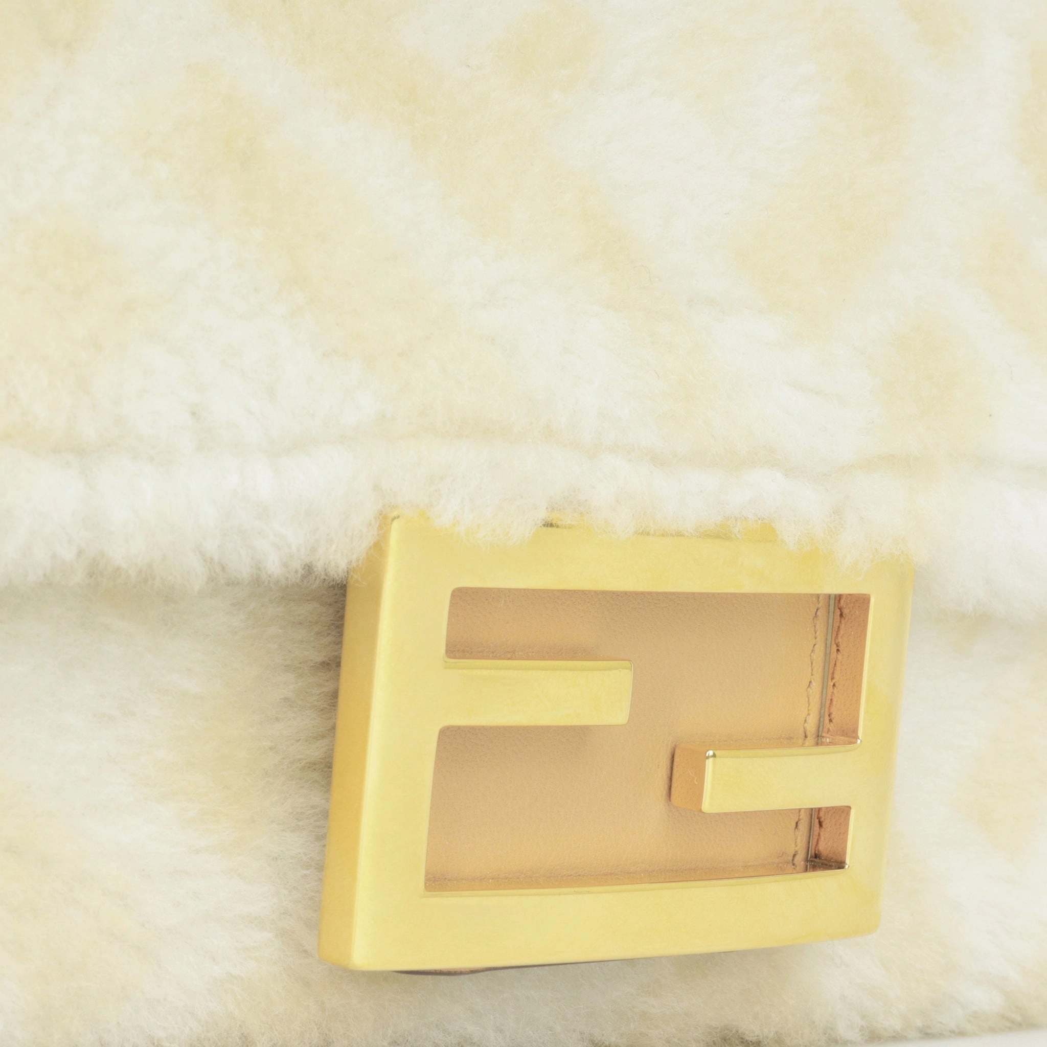 Fendi Baguette Chain Mini -  Shearling