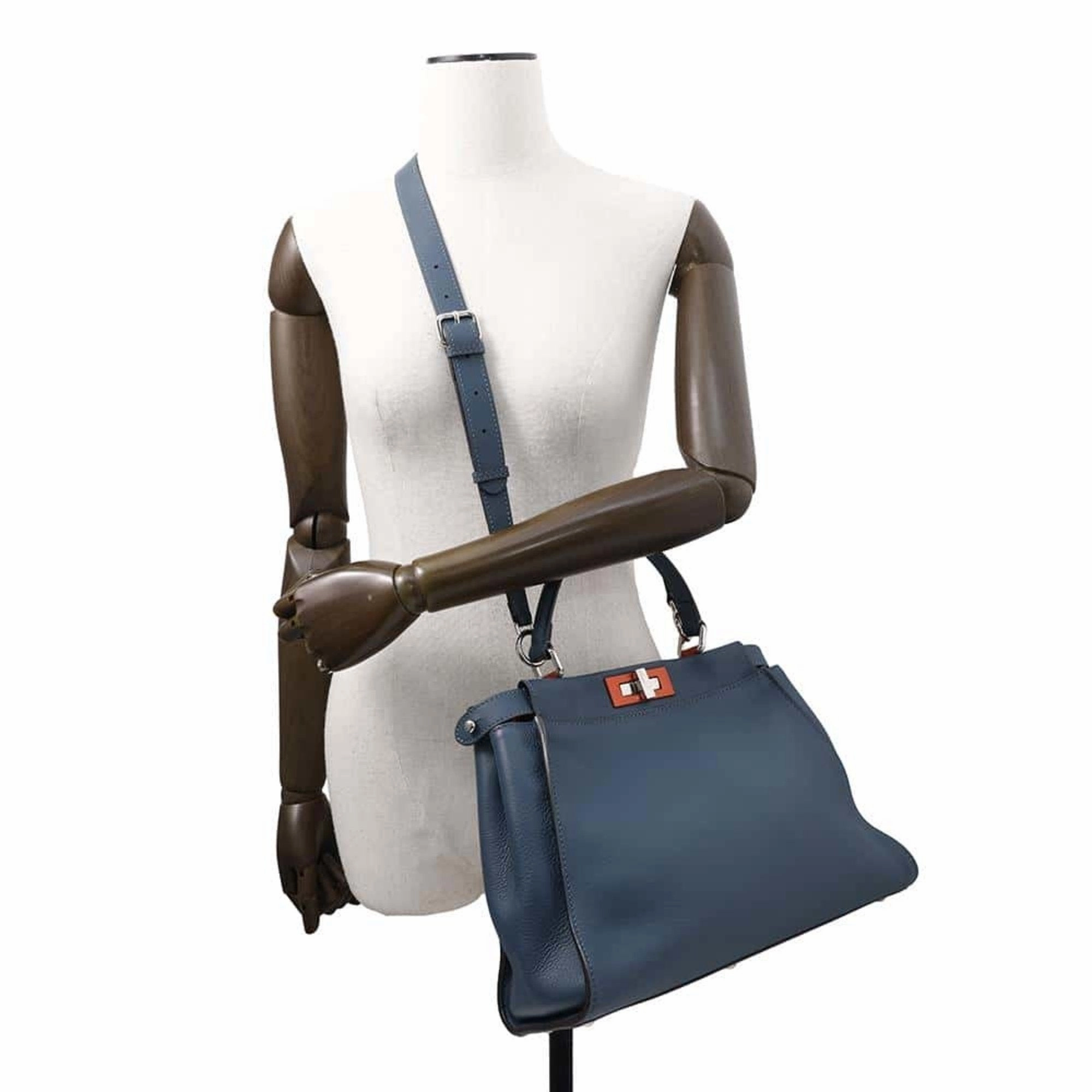 Fendi Leather Handbag Shoulder Bag (Pre-Owned)