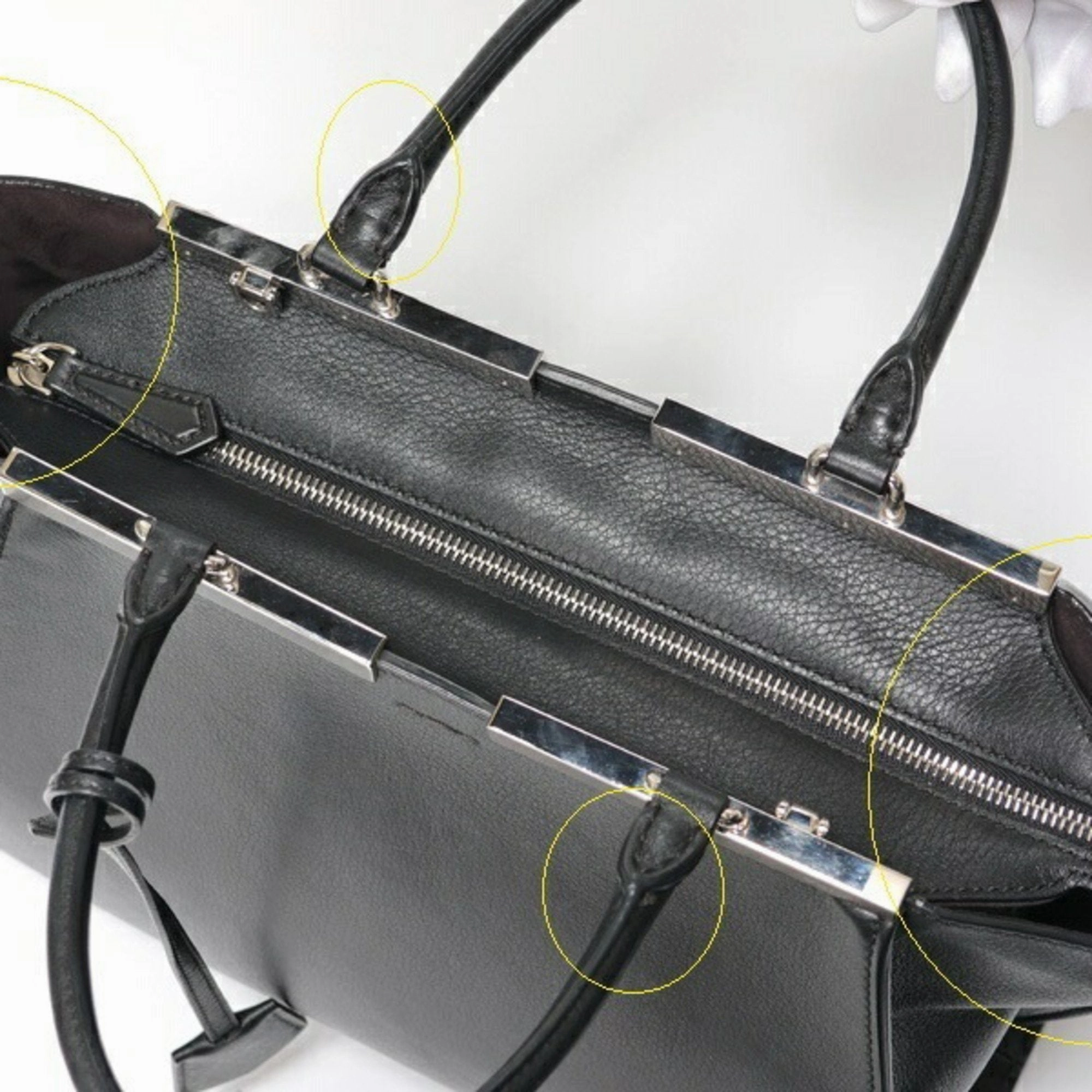 Fendi Leather Handbag Shoulder Bag (Pre-Owned)