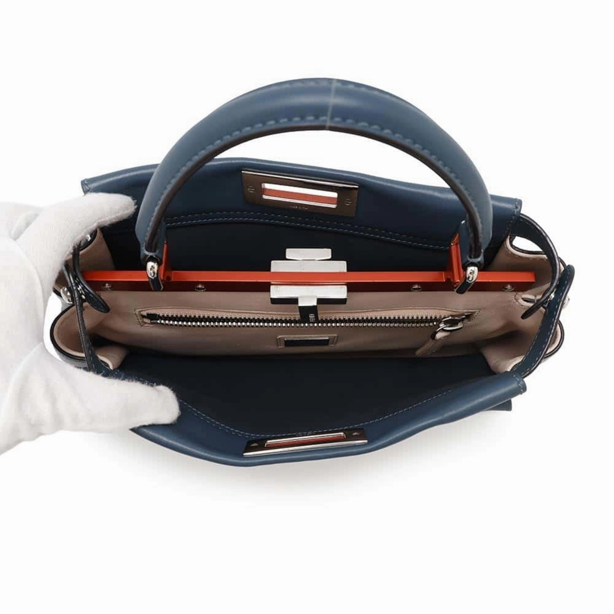 Fendi Leather Handbag Shoulder Bag (Pre-Owned)