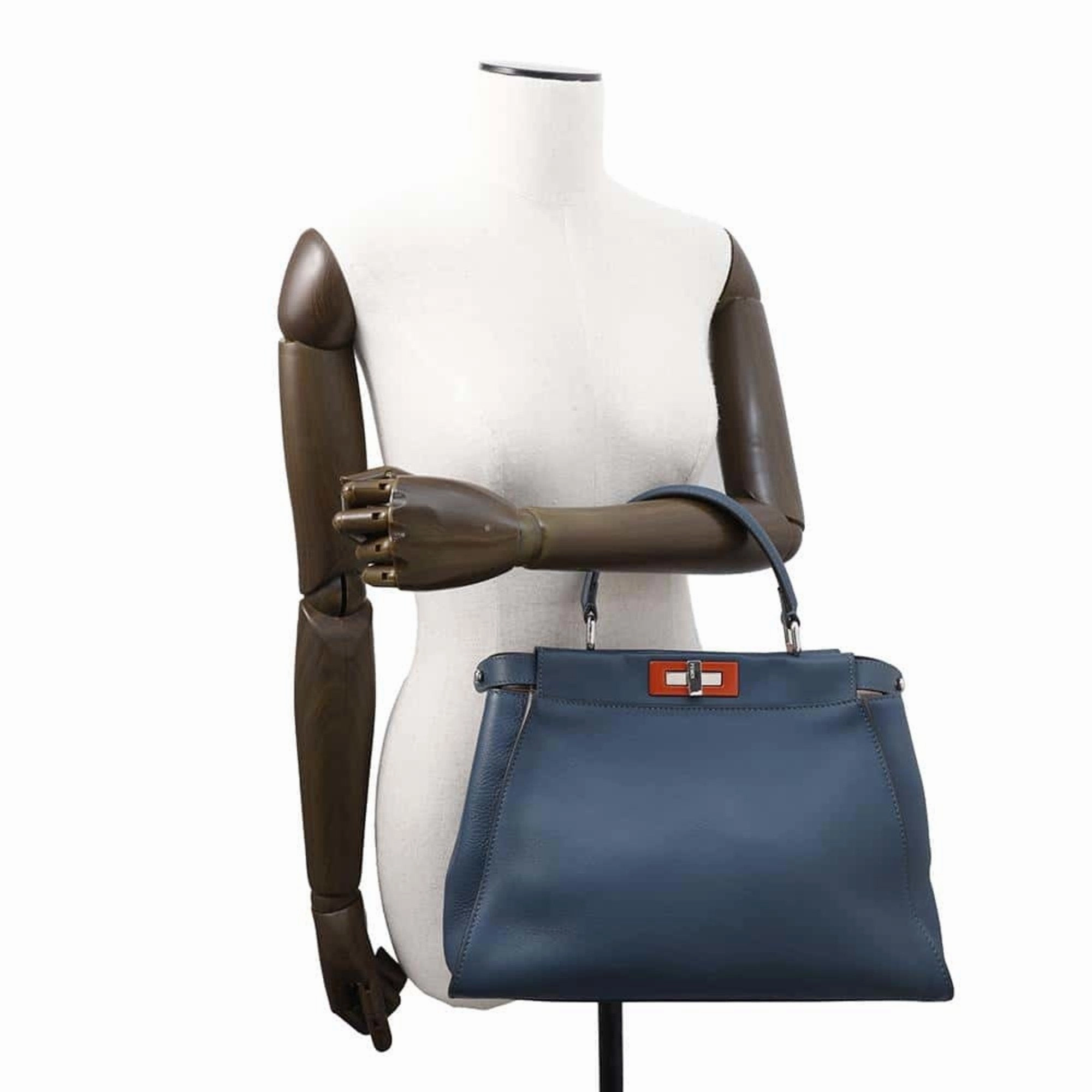 Fendi Leather Handbag Shoulder Bag (Pre-Owned)