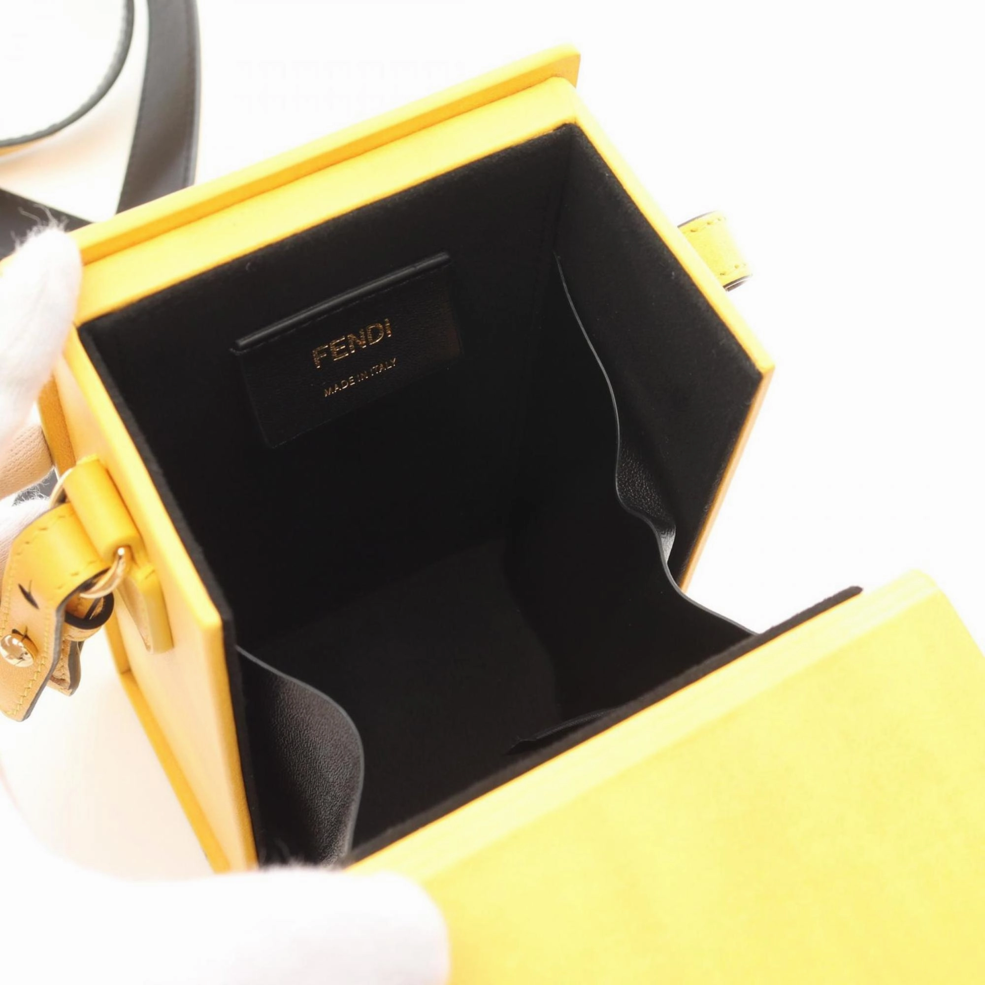 Fendi Leather Shoulder Bag (Pre-Owned)