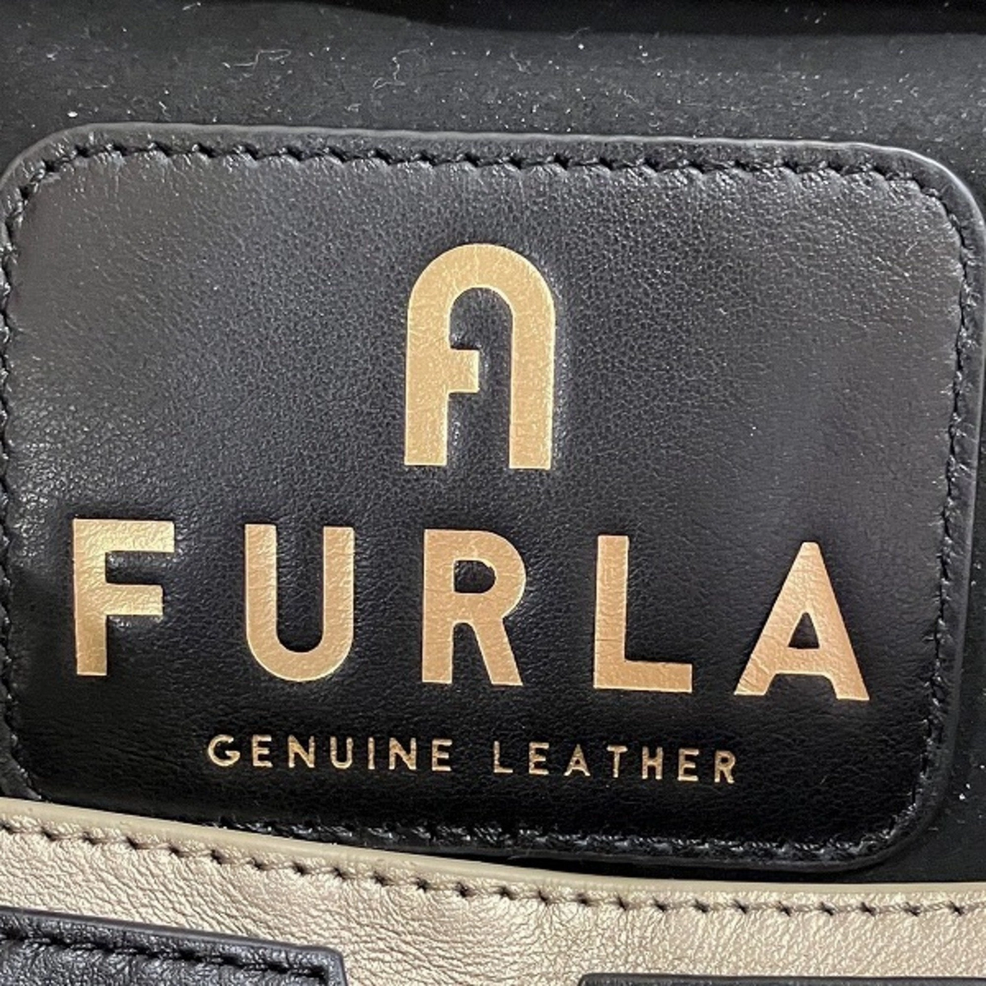 Furla gold Leather Shoulder Bag (Pre-Owned)