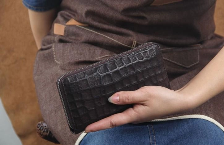 Genuine Leather Mens Cool Long Leather Wallet Zipper Clutch Wristlet Wallet for Men