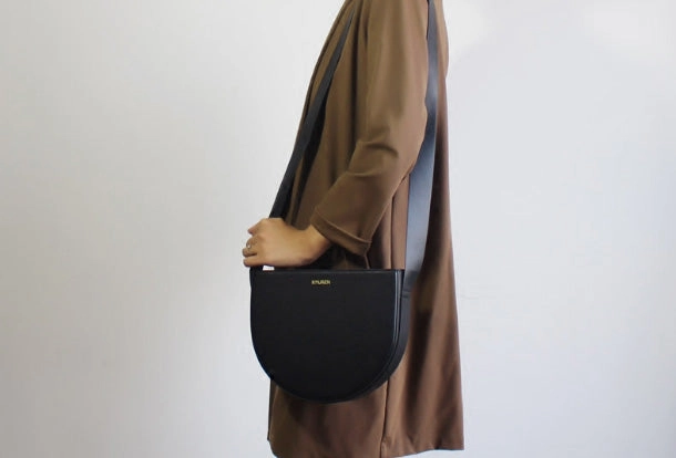 Genuine Leather Round Saddle Purse Bag Shoulder Bag for Women Leather Crossbody Bag